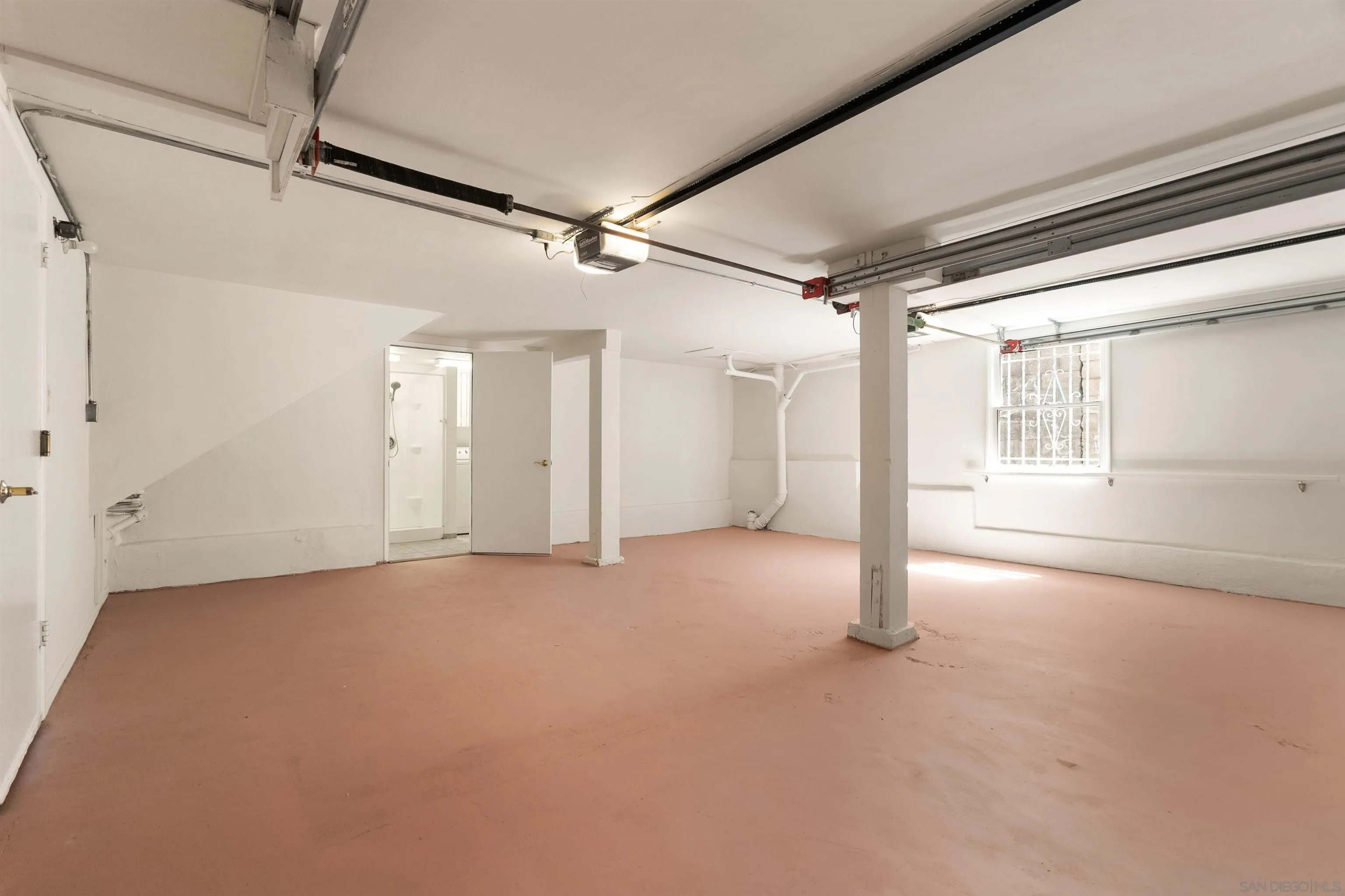 https://cdn.realtyfeed.com/cdn/127/260023054/8041eaf17a2cf99385051f53a9fd6485.webp