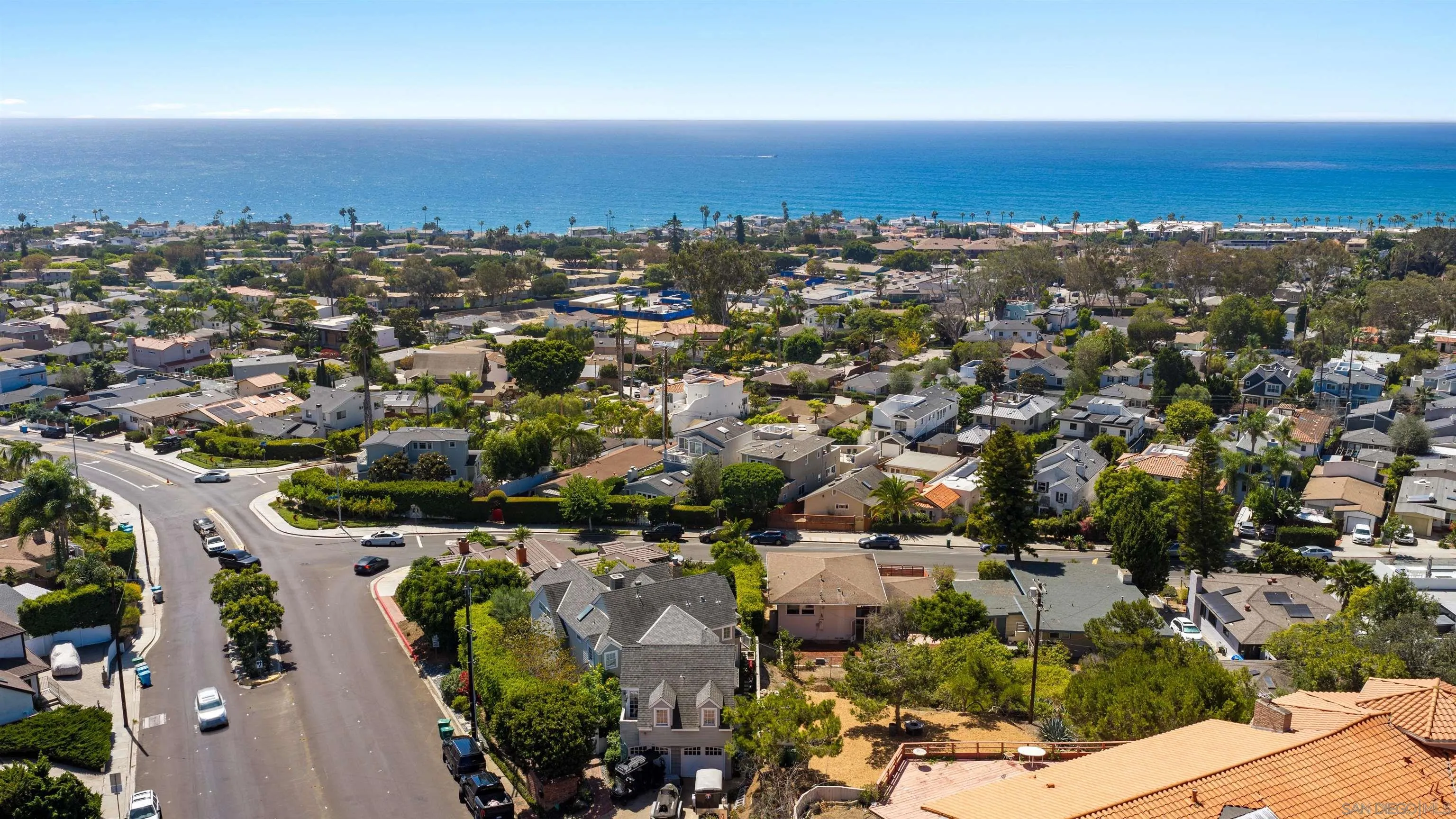 https://cdn.realtyfeed.com/cdn/127/260023054/8c4dbe73b251b38d9cc447fd7d71e690.webp