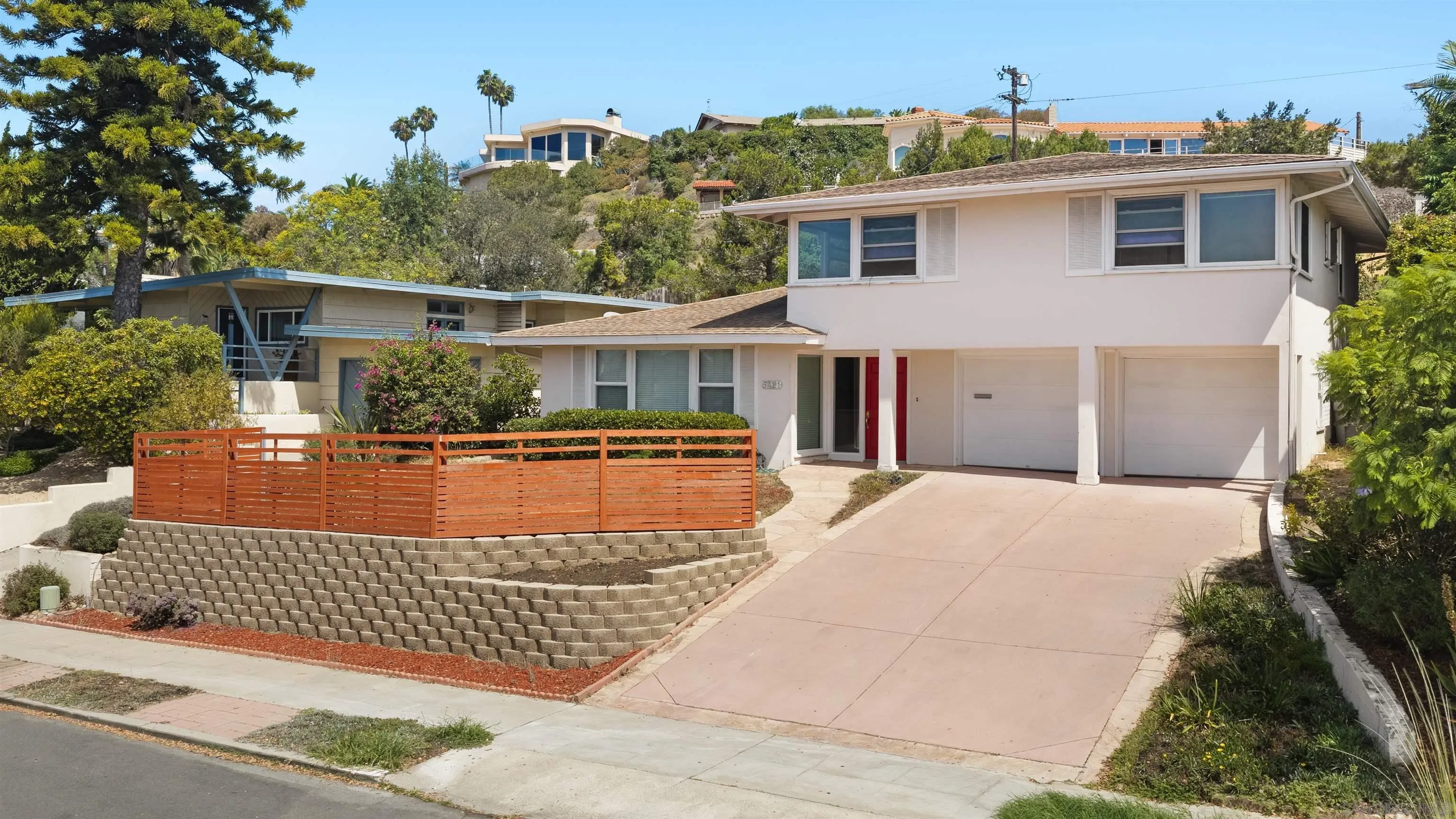 https://cdn.realtyfeed.com/cdn/127/260023054/dead75193c6431b515e27afd07eb0bc5.webp