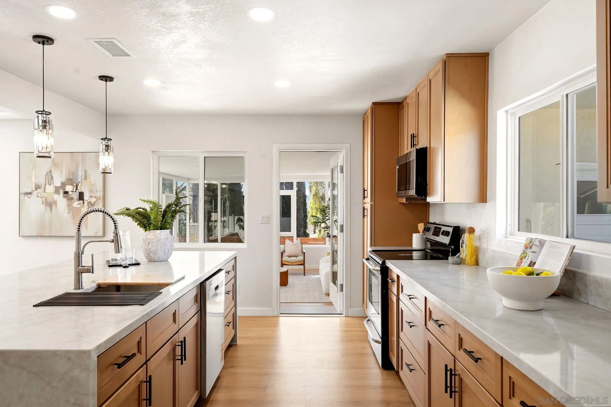 https://cdn.realtyfeed.com/cdn/127/260023063/1ffb8e08f5ff7cbde29909e0abd49c6a.webp