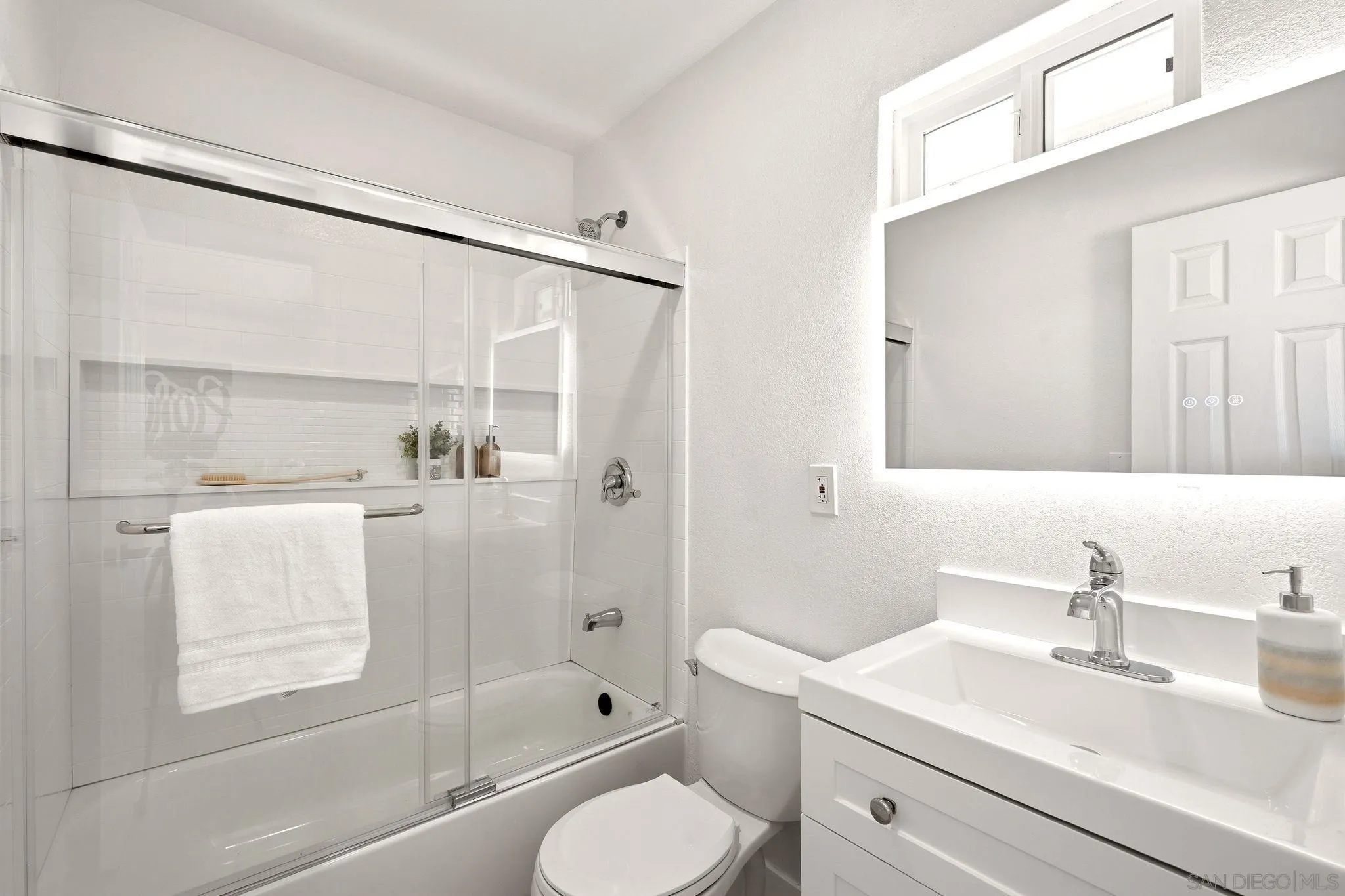 https://cdn.realtyfeed.com/cdn/127/260023063/8f35b25edeb1f24eb2995e78a44bff7e.webp