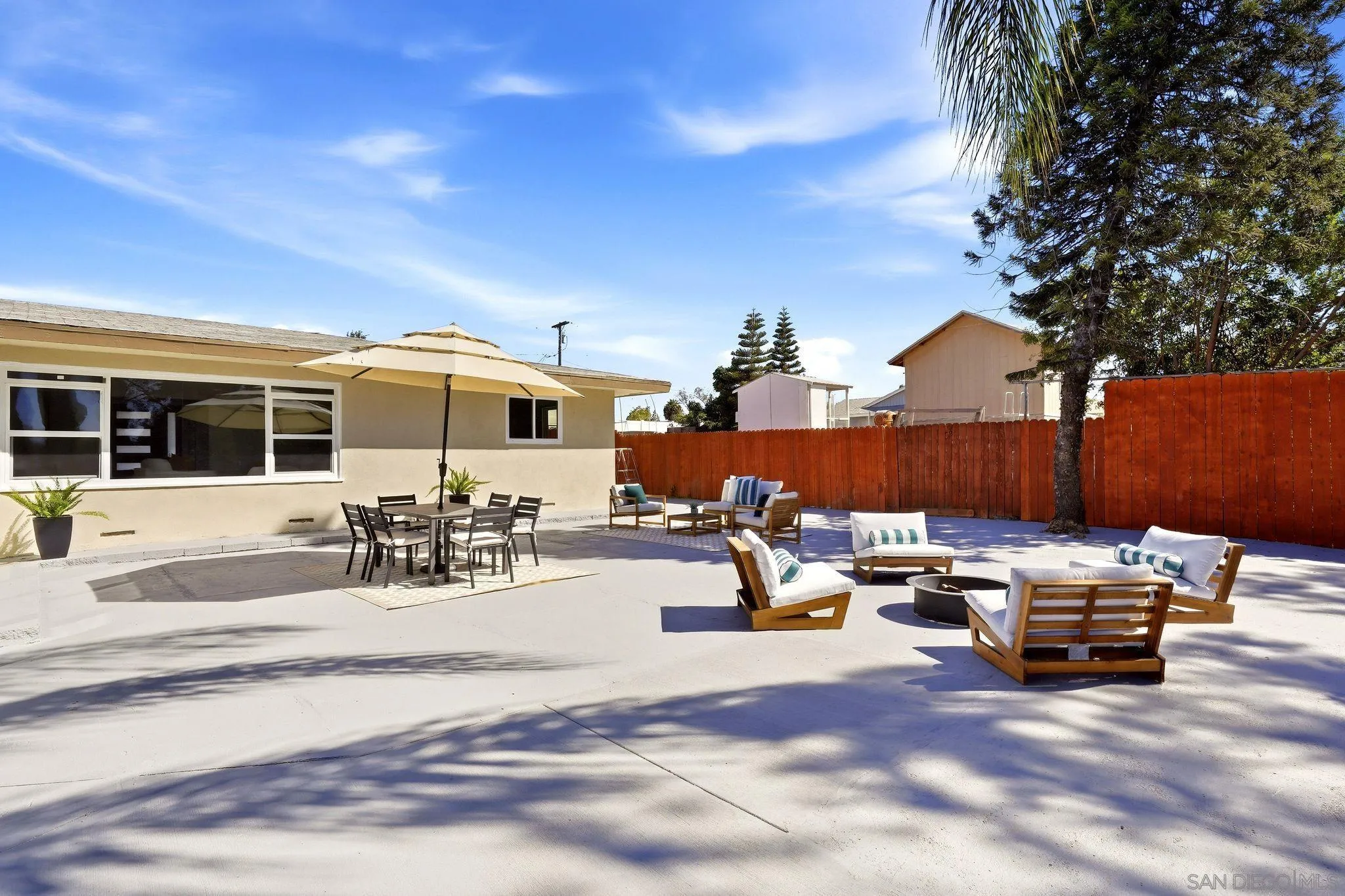 https://cdn.realtyfeed.com/cdn/127/260023063/ab6a7709b9ab72c3f1a63c6448206369.webp