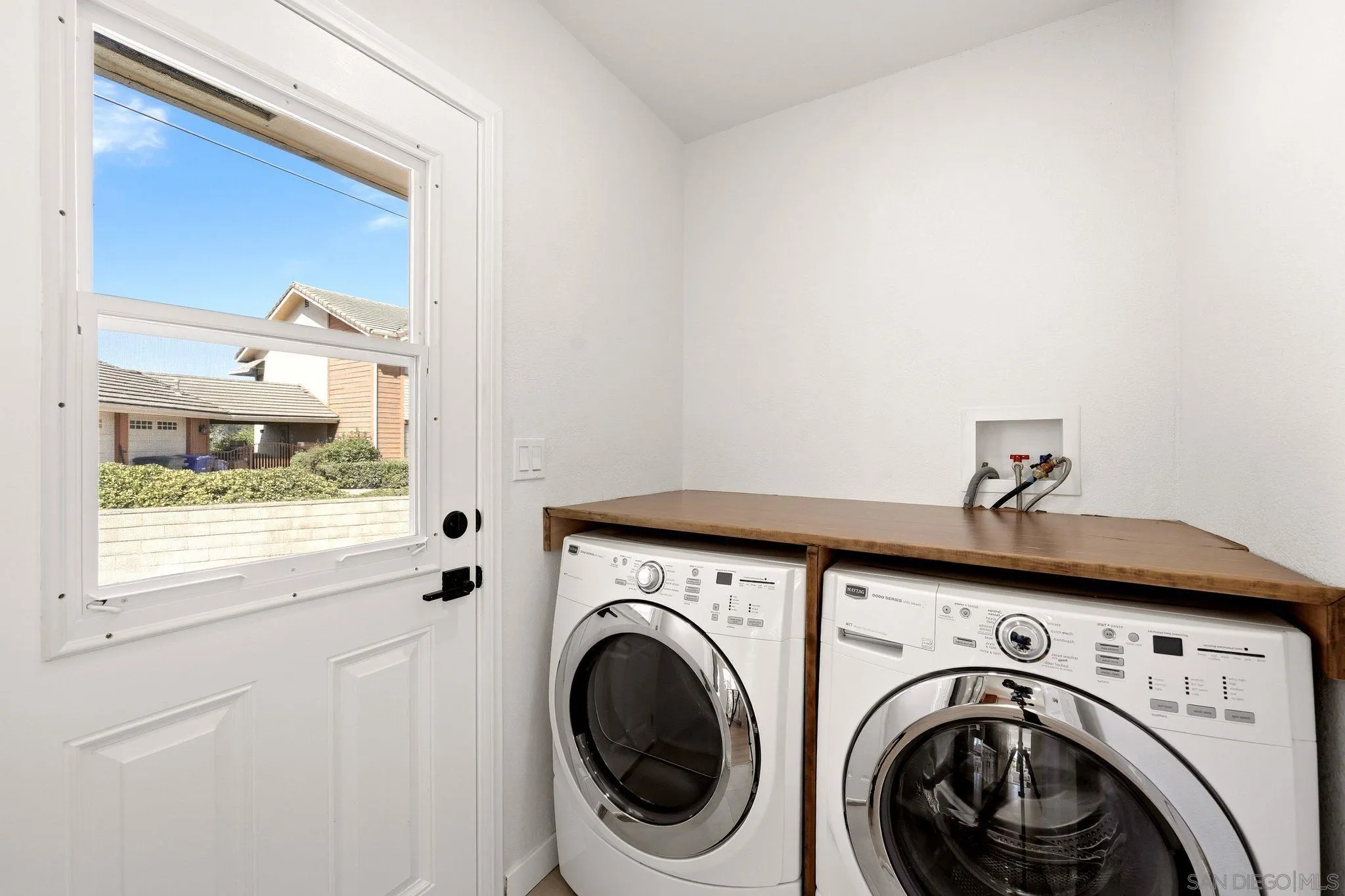 https://cdn.realtyfeed.com/cdn/127/260023063/ce65c0b0223286ecaec204f3a086429d.webp