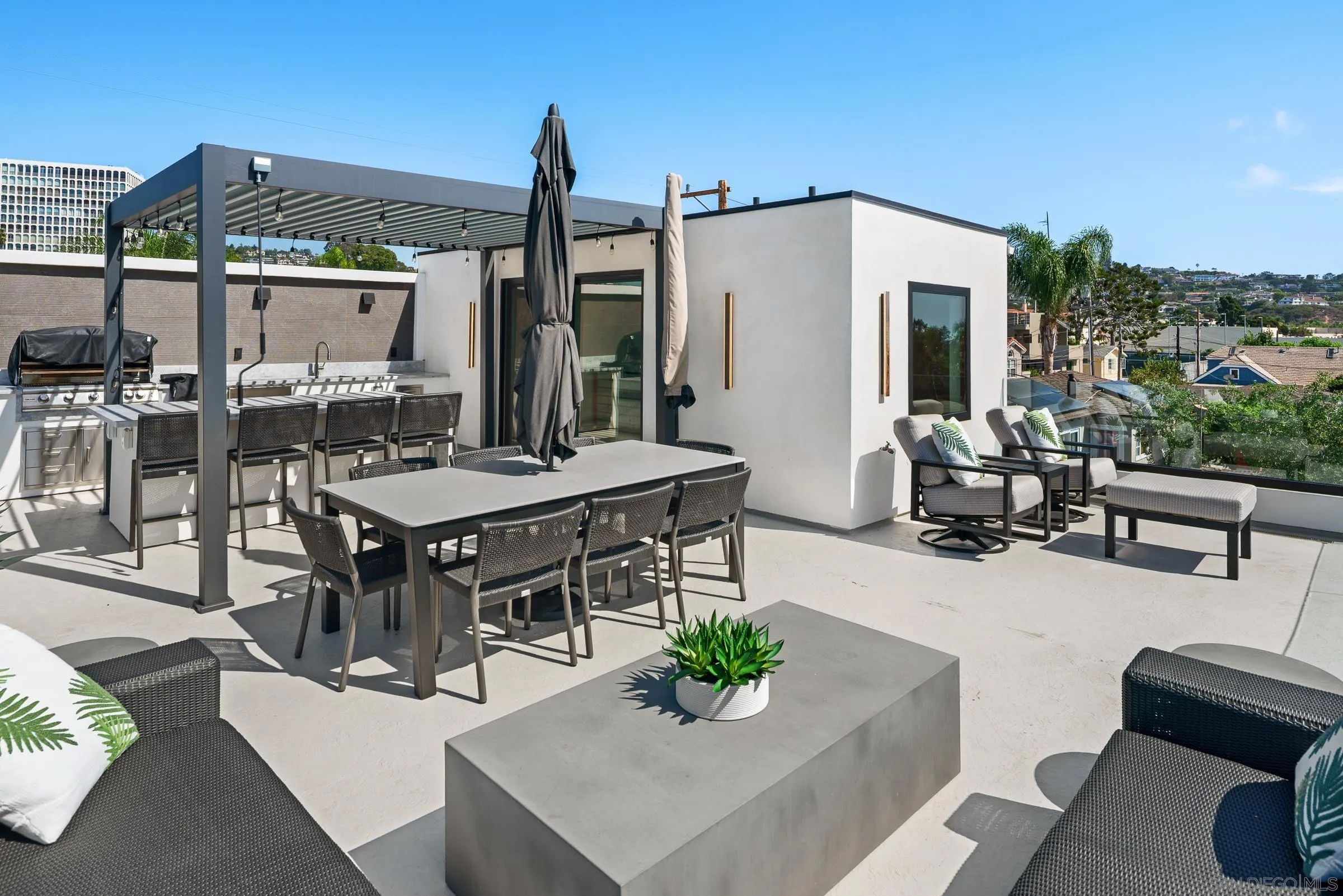 https://cdn.realtyfeed.com/cdn/127/260023065/1bc0fcf12b53657aa8dbc4bd6ae1e539.webp
