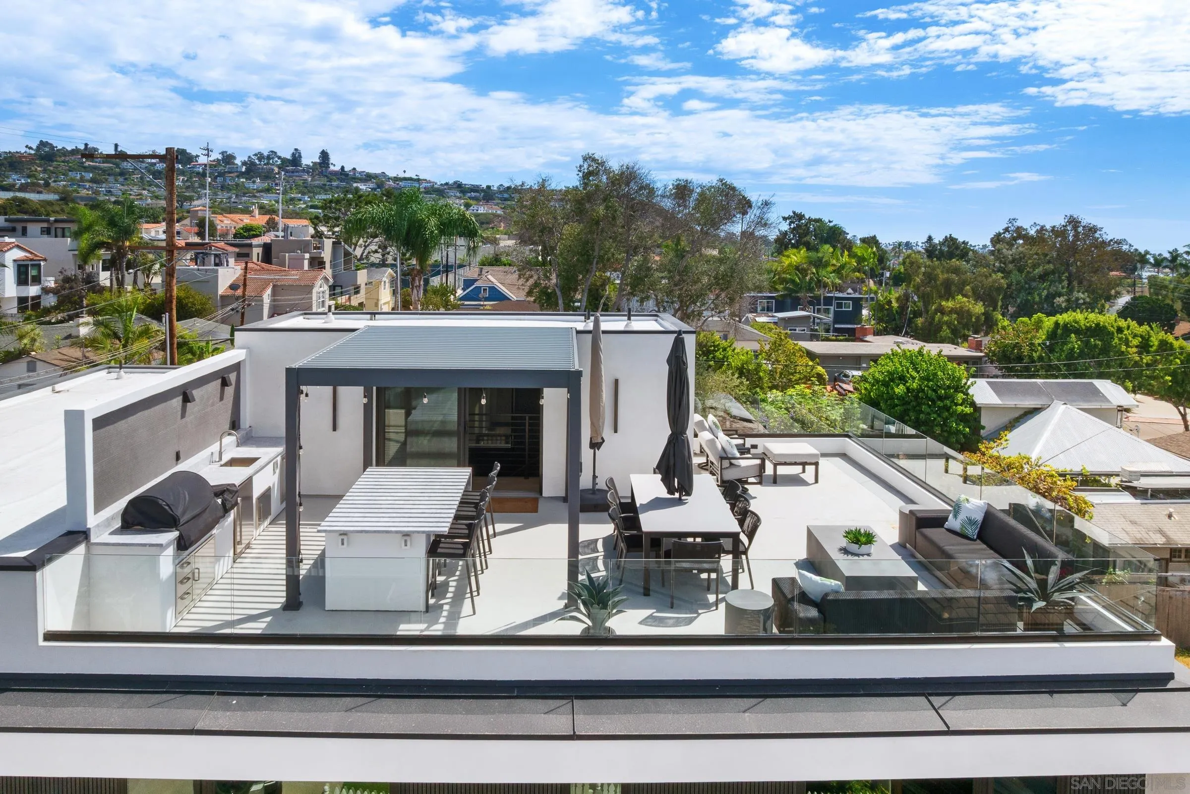 https://cdn.realtyfeed.com/cdn/127/260023065/5b39ea0519871cf34b41494d7fcbcae4.webp