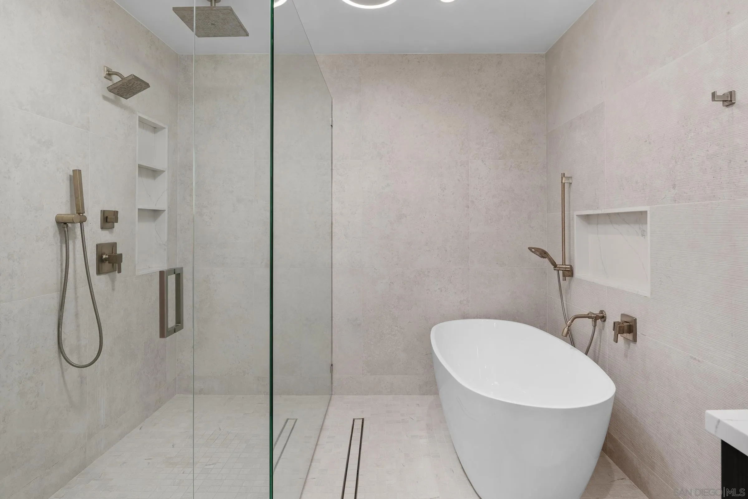 https://cdn.realtyfeed.com/cdn/127/260023065/cb5cfa185769619e1a035980ab8b1b72.webp