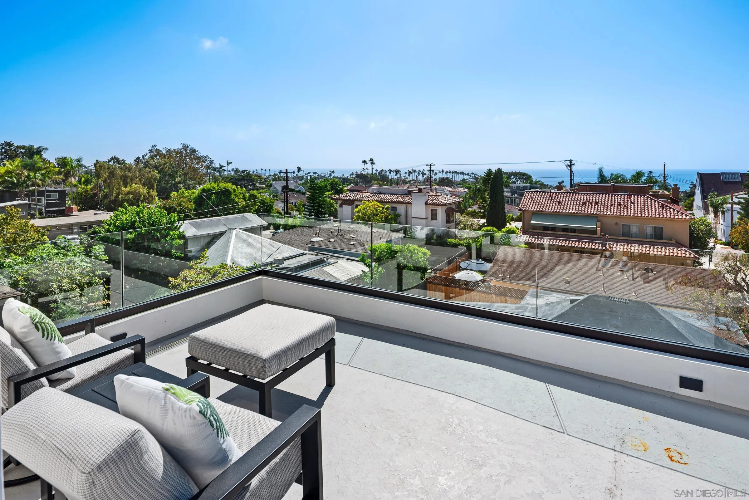 https://cdn.realtyfeed.com/cdn/127/260023065/ddee74000252bc2993861ad15d885883.webp