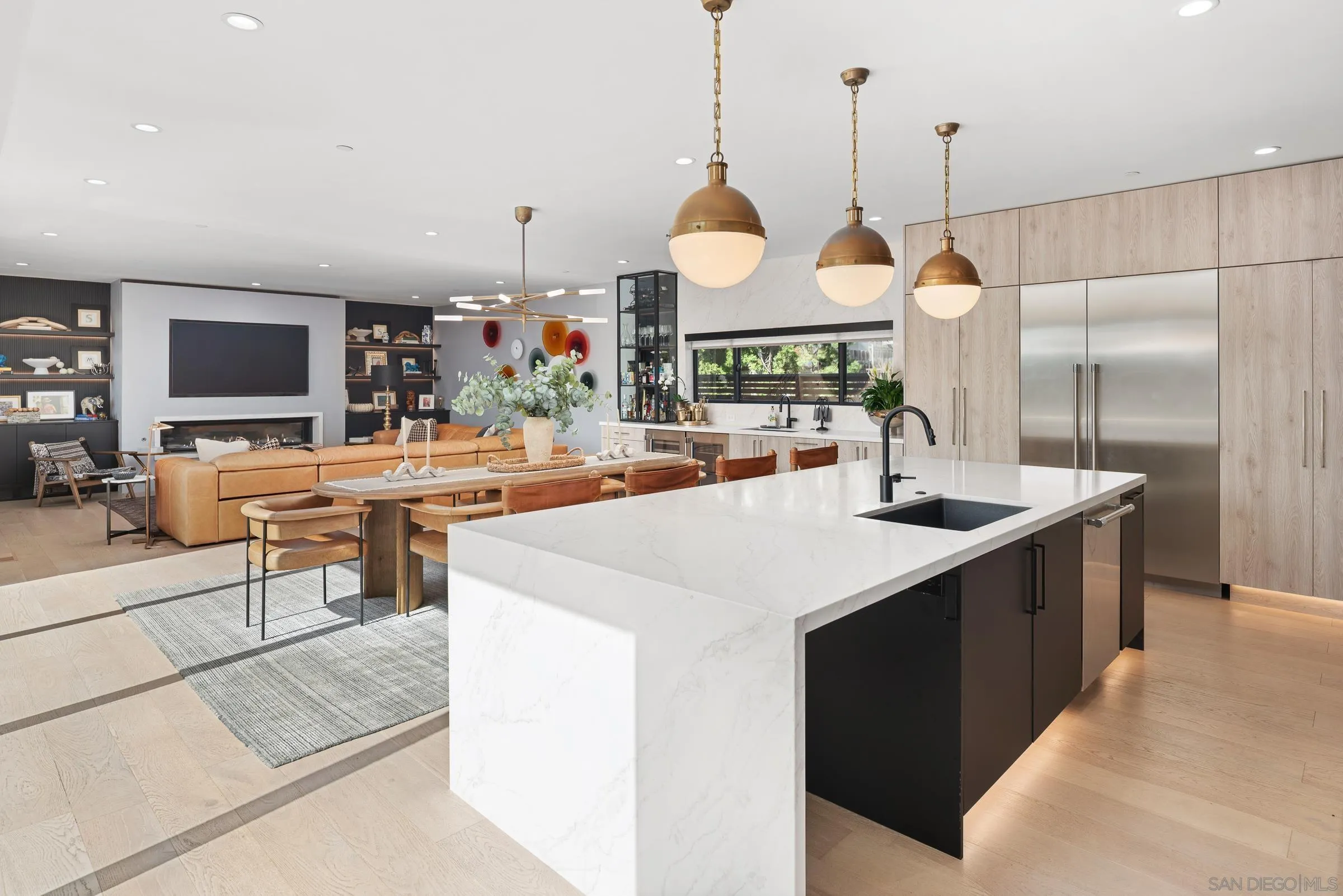 https://cdn.realtyfeed.com/cdn/127/260023065/e5e1cd1ea8a5d01372a663064ecaba5e.webp