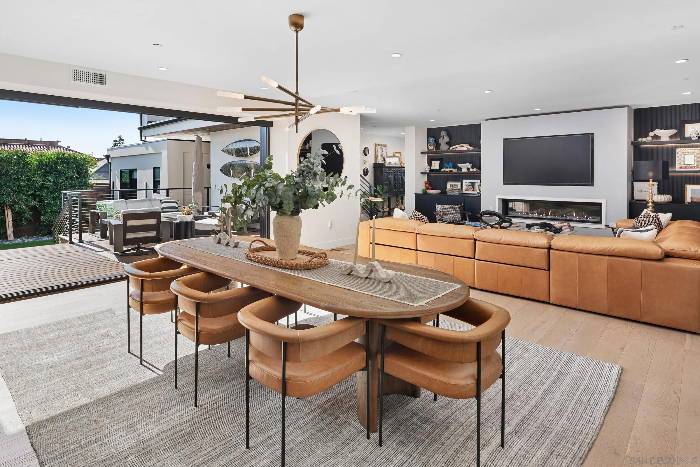 https://cdn.realtyfeed.com/cdn/127/260023065/ffaf2f3ec11cb18d5c48785e0c89e43c.webp