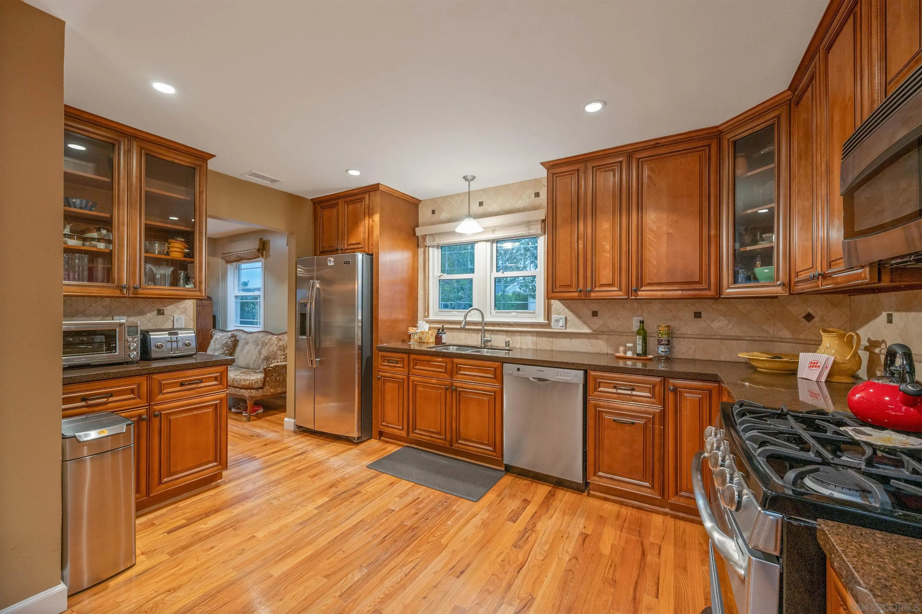 https://cdn.realtyfeed.com/cdn/127/260023066/07972402ea15b34eaa35808607d56d89.webp