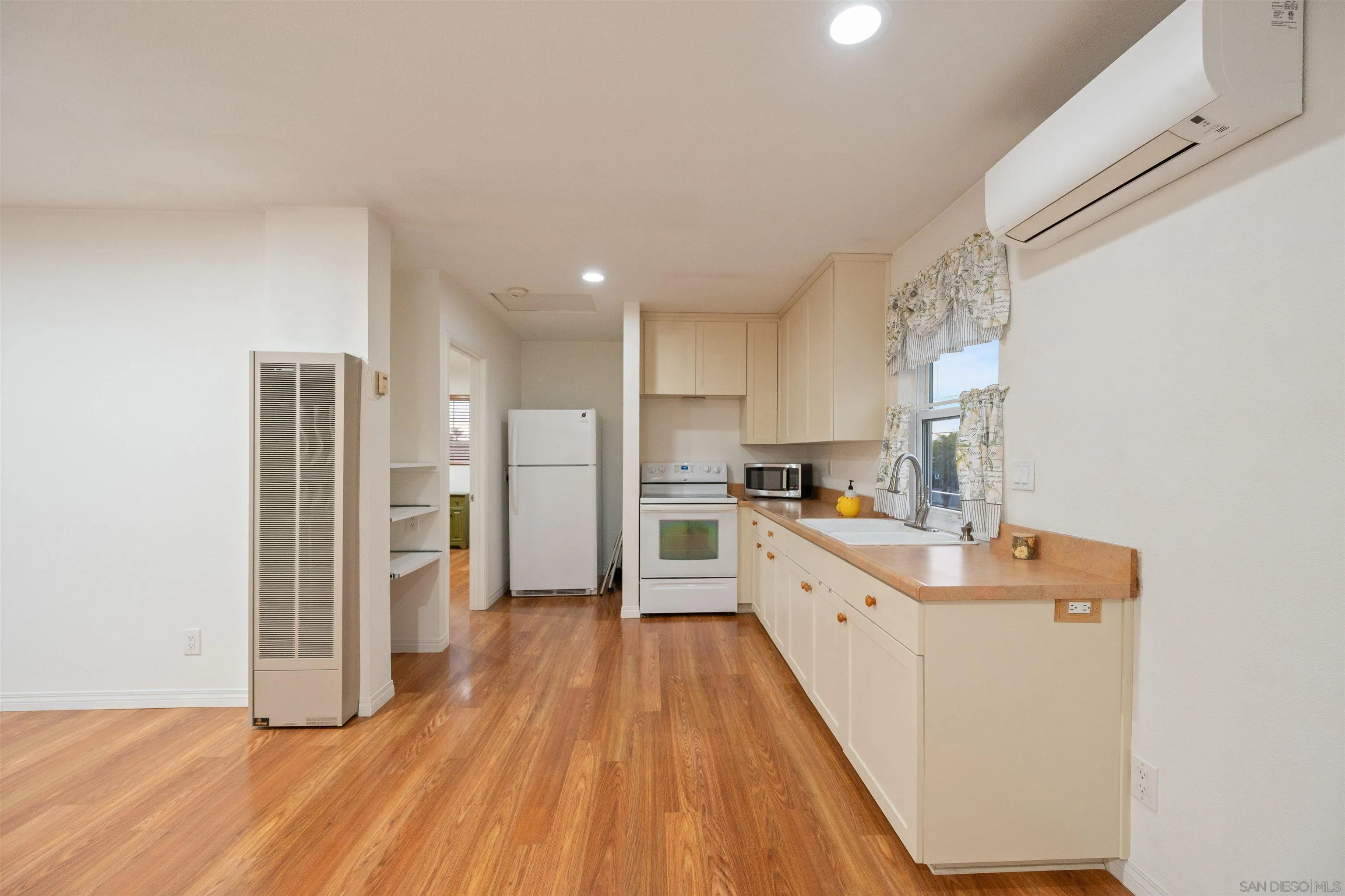 https://cdn.realtyfeed.com/cdn/127/260023066/1ae243153ee9b90a959c5fdcb30f879b.webp