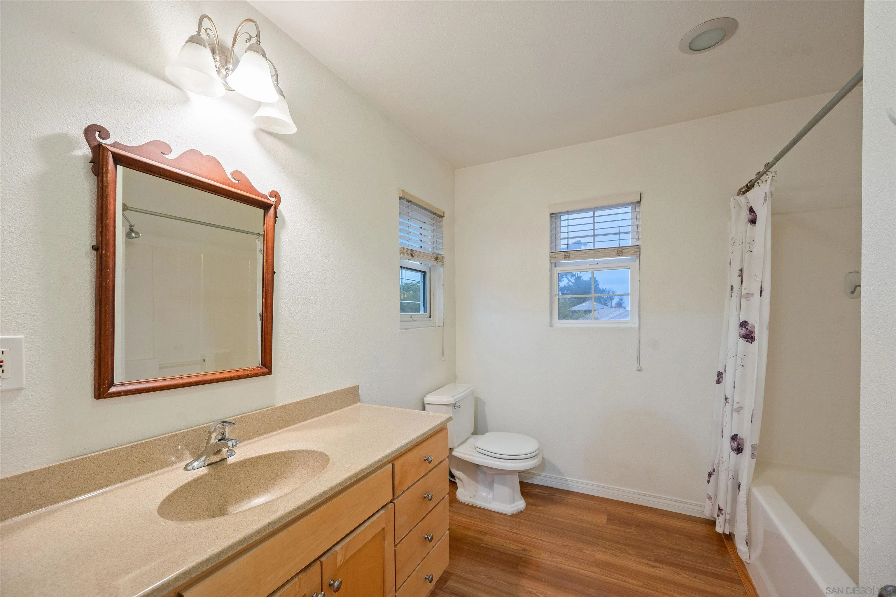 https://cdn.realtyfeed.com/cdn/127/260023066/24b7e3312f011c0752cfc435af8957eb.webp