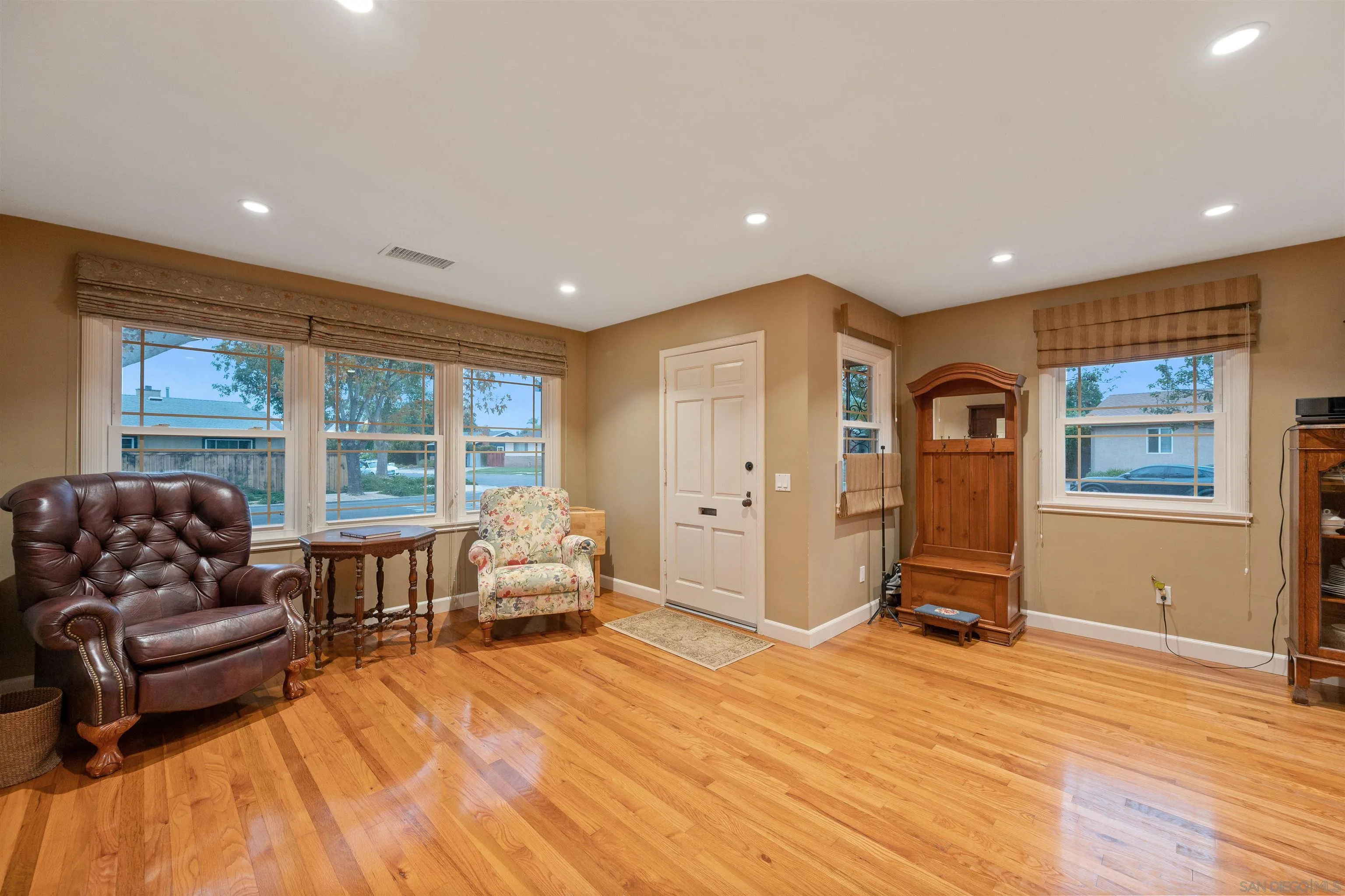 https://cdn.realtyfeed.com/cdn/127/260023066/624c3c2e9eeb0f5a7d41f9306c491d51.webp