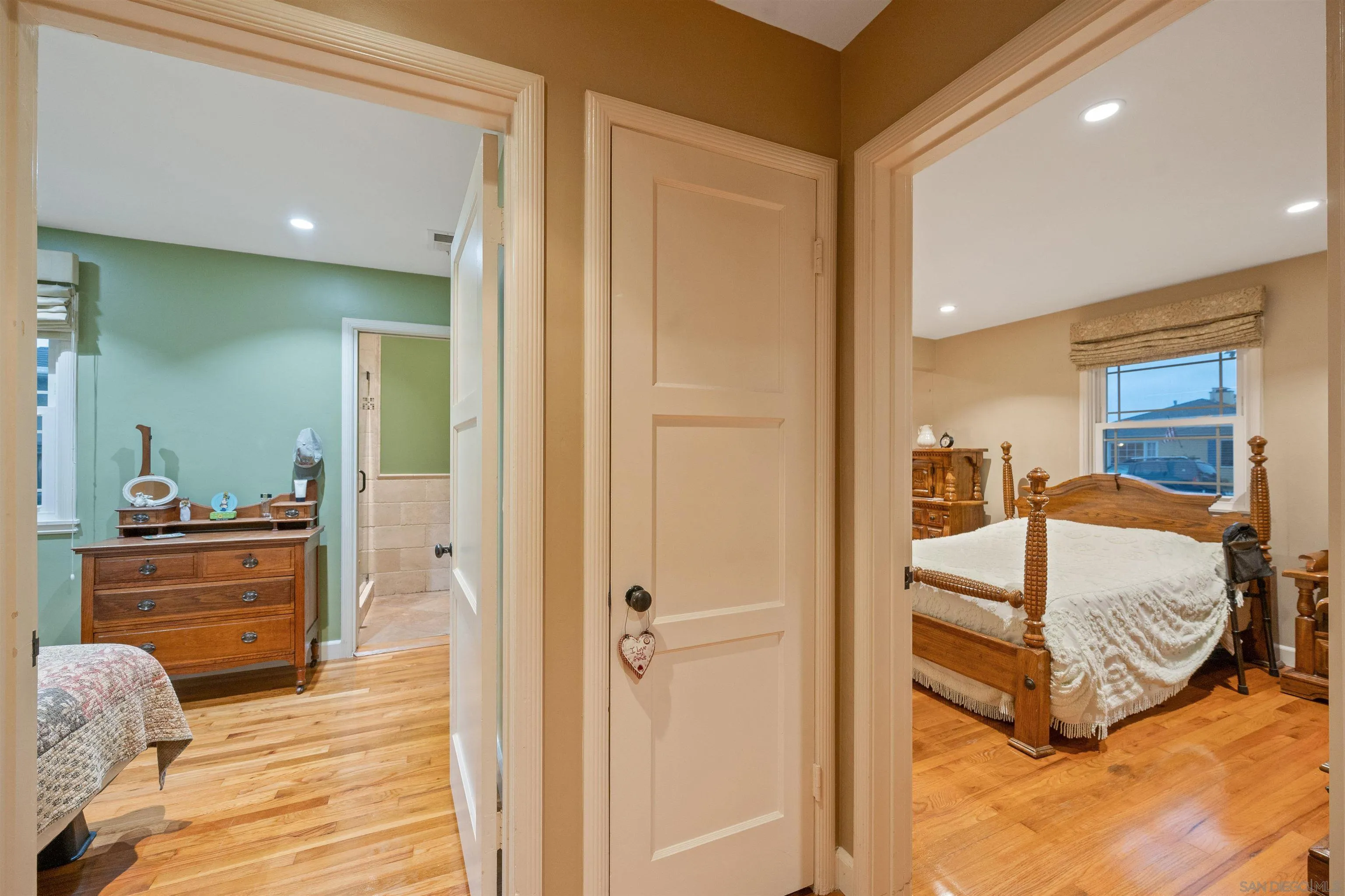 https://cdn.realtyfeed.com/cdn/127/260023066/812fdb889d5436ff54a5e4211e3fb1e5.webp