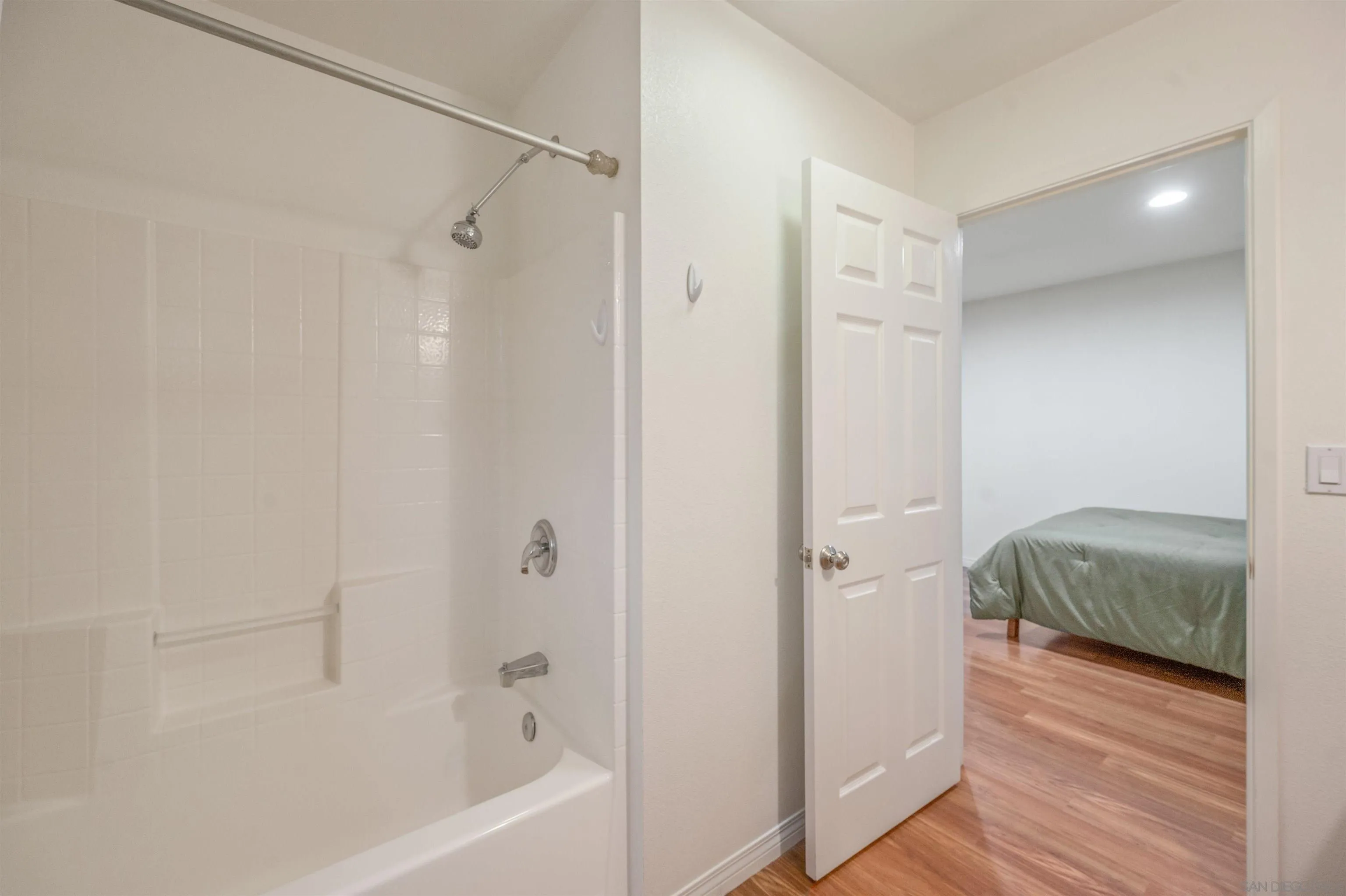 https://cdn.realtyfeed.com/cdn/127/260023066/bfc8f9d56fe2029cbef51ad382e3e7be.webp