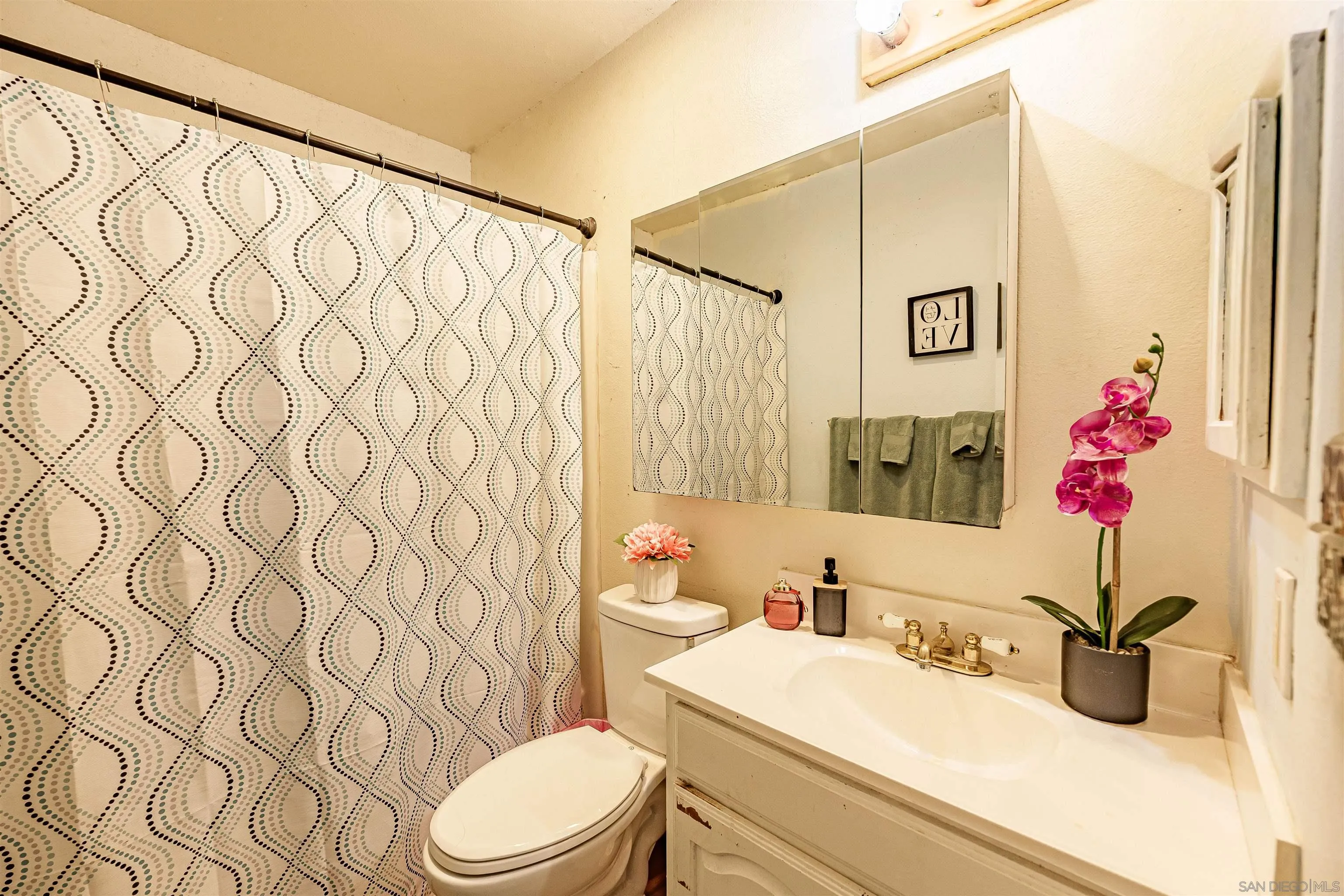 https://cdn.realtyfeed.com/cdn/127/260023070/34056f9b09c8baaf34b759aef0b39941.webp