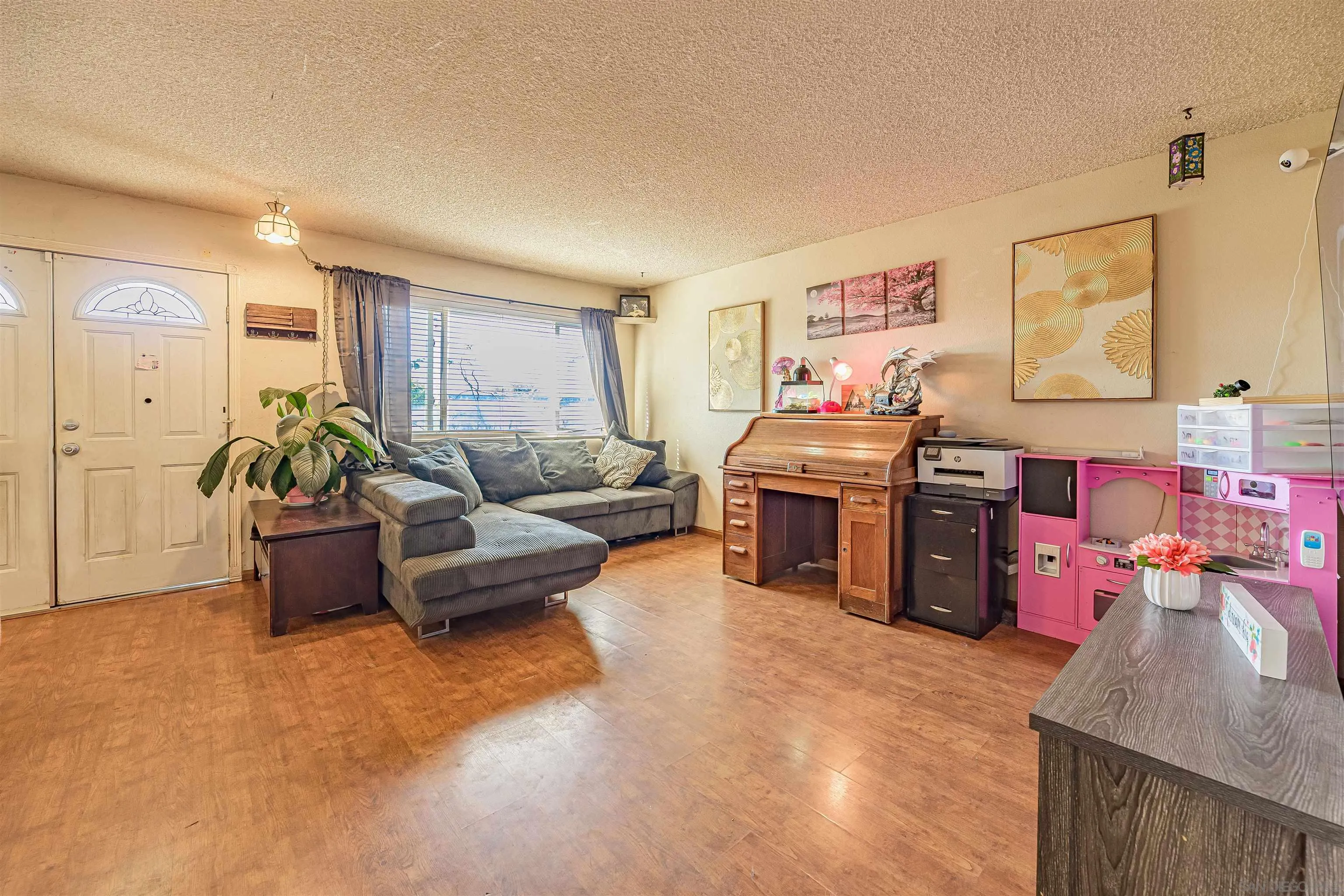 https://cdn.realtyfeed.com/cdn/127/260023070/480d64ca1b19995d3d02011cea3e50b9.webp