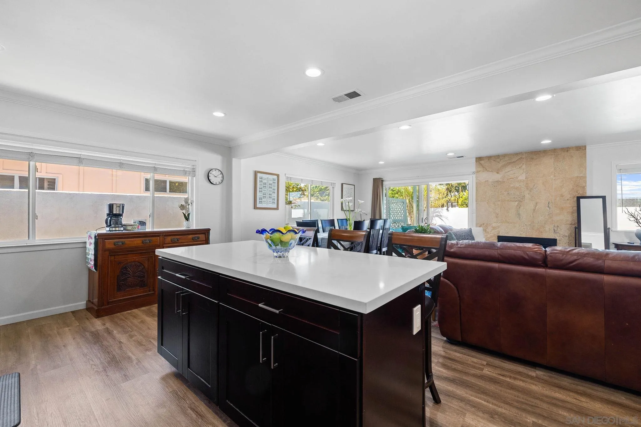 https://cdn.realtyfeed.com/cdn/127/260023076/0202541813f484917c16810f9086518d.webp