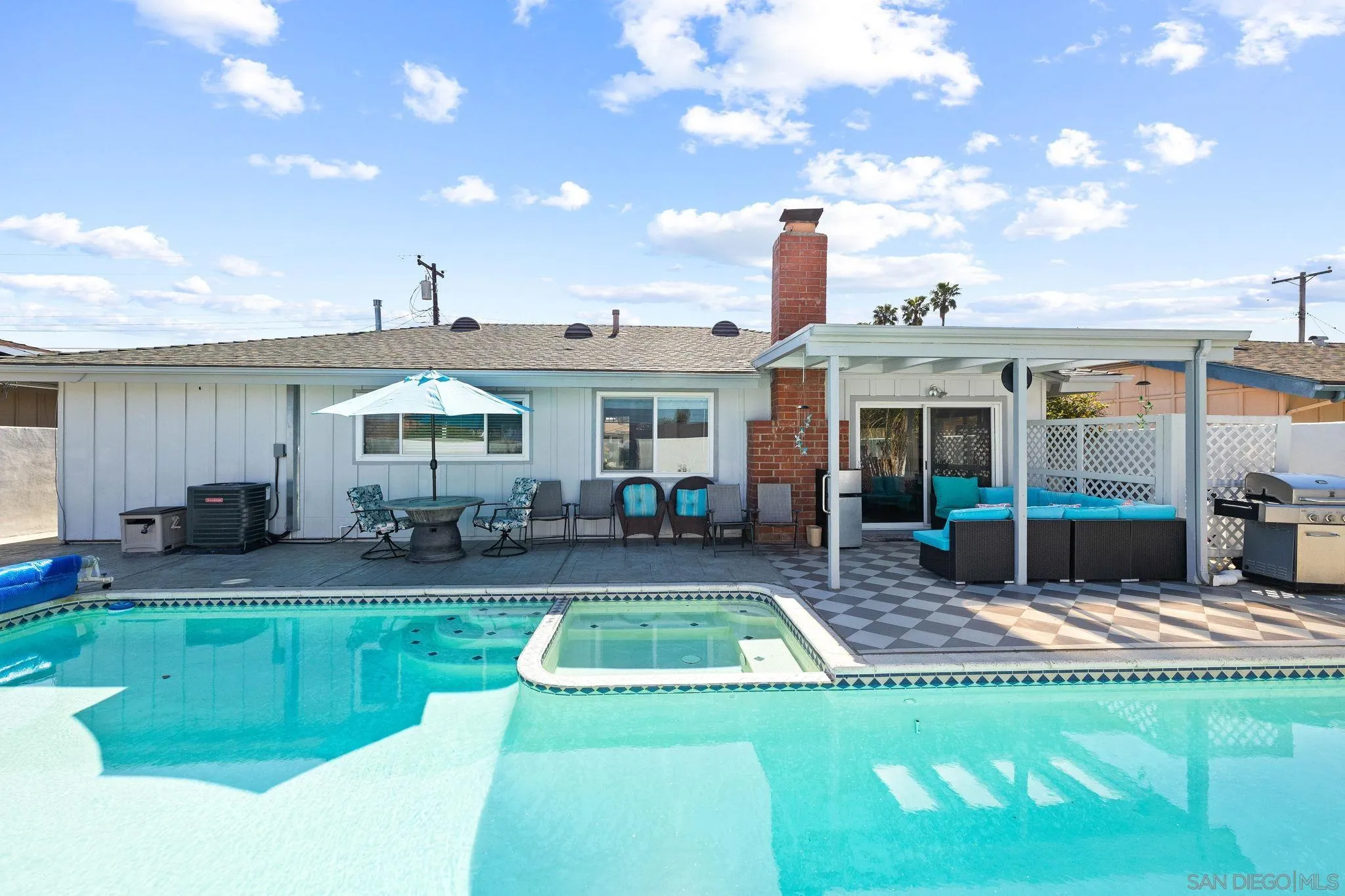 https://cdn.realtyfeed.com/cdn/127/260023076/9668968baed8ea1c4e266169d3b3c17c.webp
