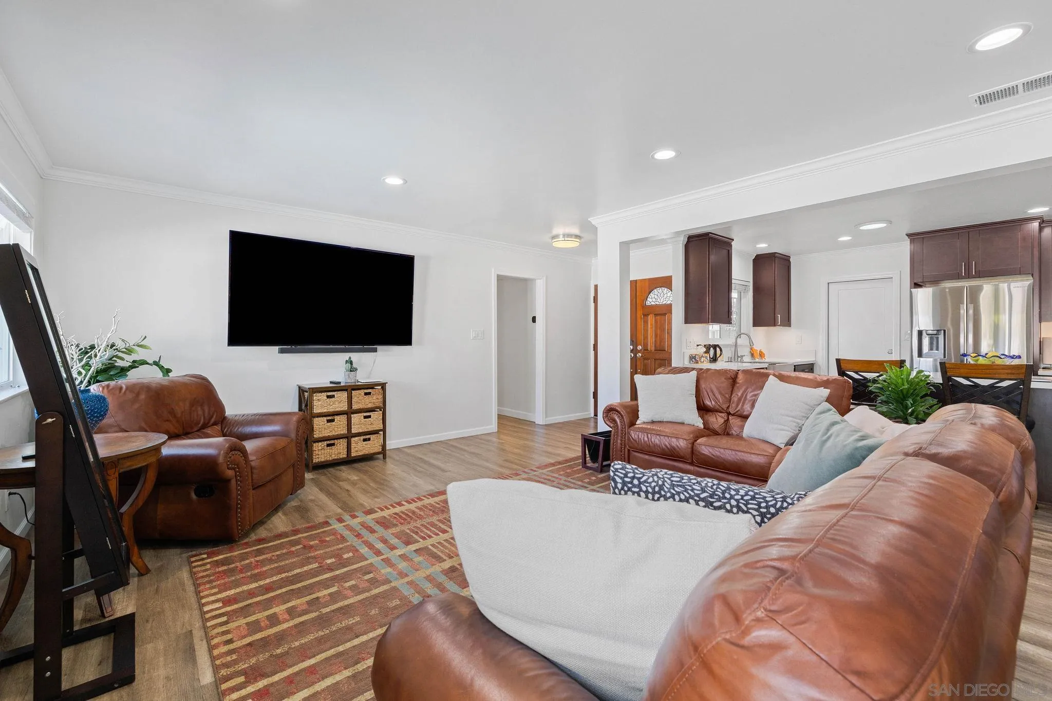 https://cdn.realtyfeed.com/cdn/127/260023076/9a1f931f450741f4ebf559b5f82c4ea0.webp