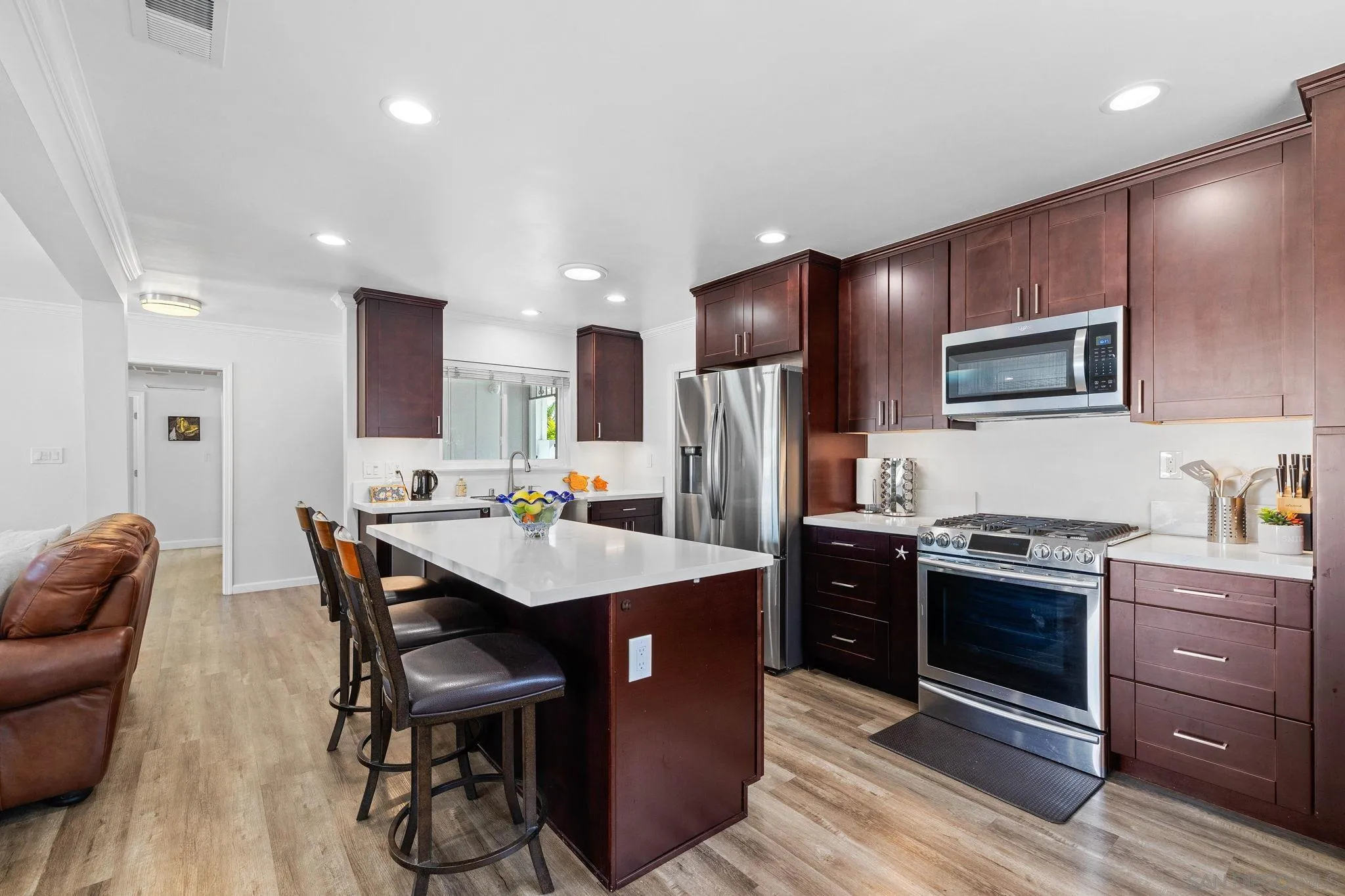 https://cdn.realtyfeed.com/cdn/127/260023076/baa8d28ef82dd58ee2ea92e50a3f813d.webp