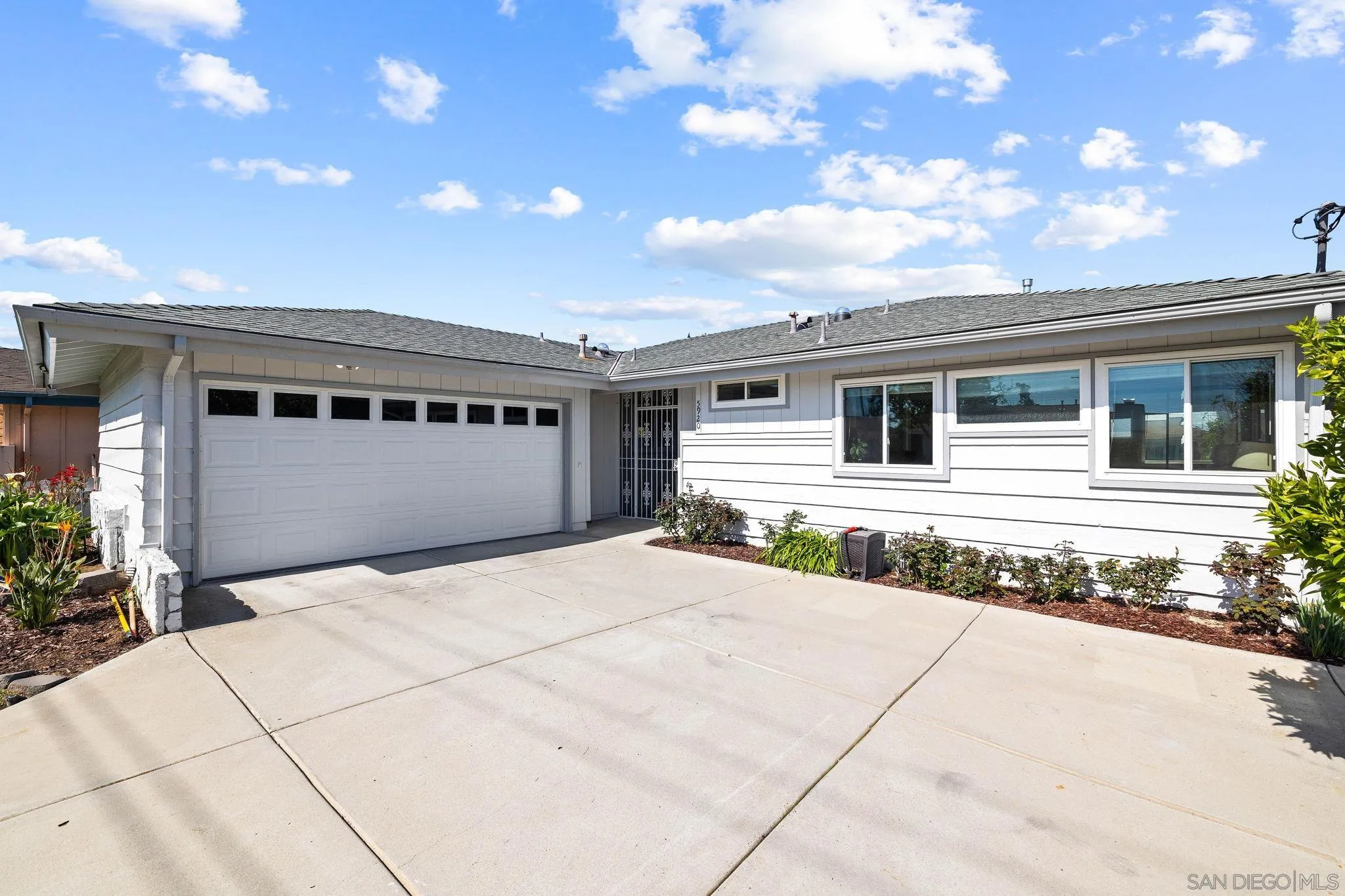 https://cdn.realtyfeed.com/cdn/127/260023076/f03cb84b73f0fa670bab25dd7af1ec24.webp