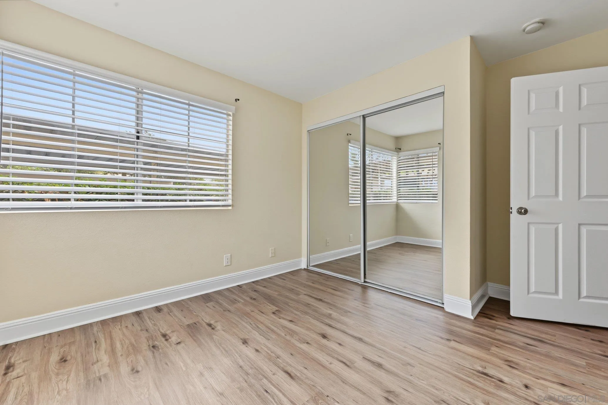 https://cdn.realtyfeed.com/cdn/127/260023077/06d223b74f2a4728ef0c967dea378c48.webp