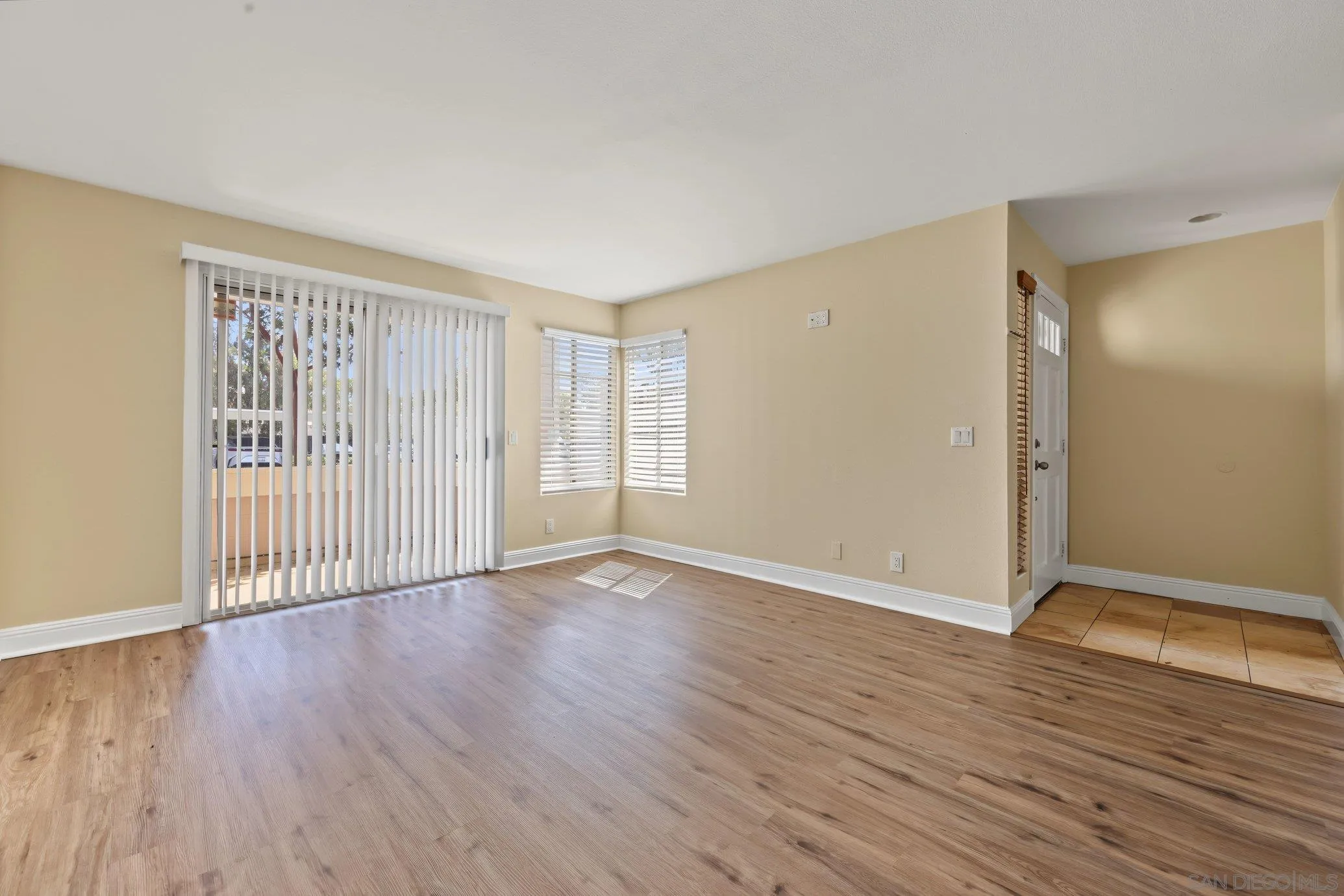 https://cdn.realtyfeed.com/cdn/127/260023077/31a91ad95810f81f06a415a16ddcb2f6.webp