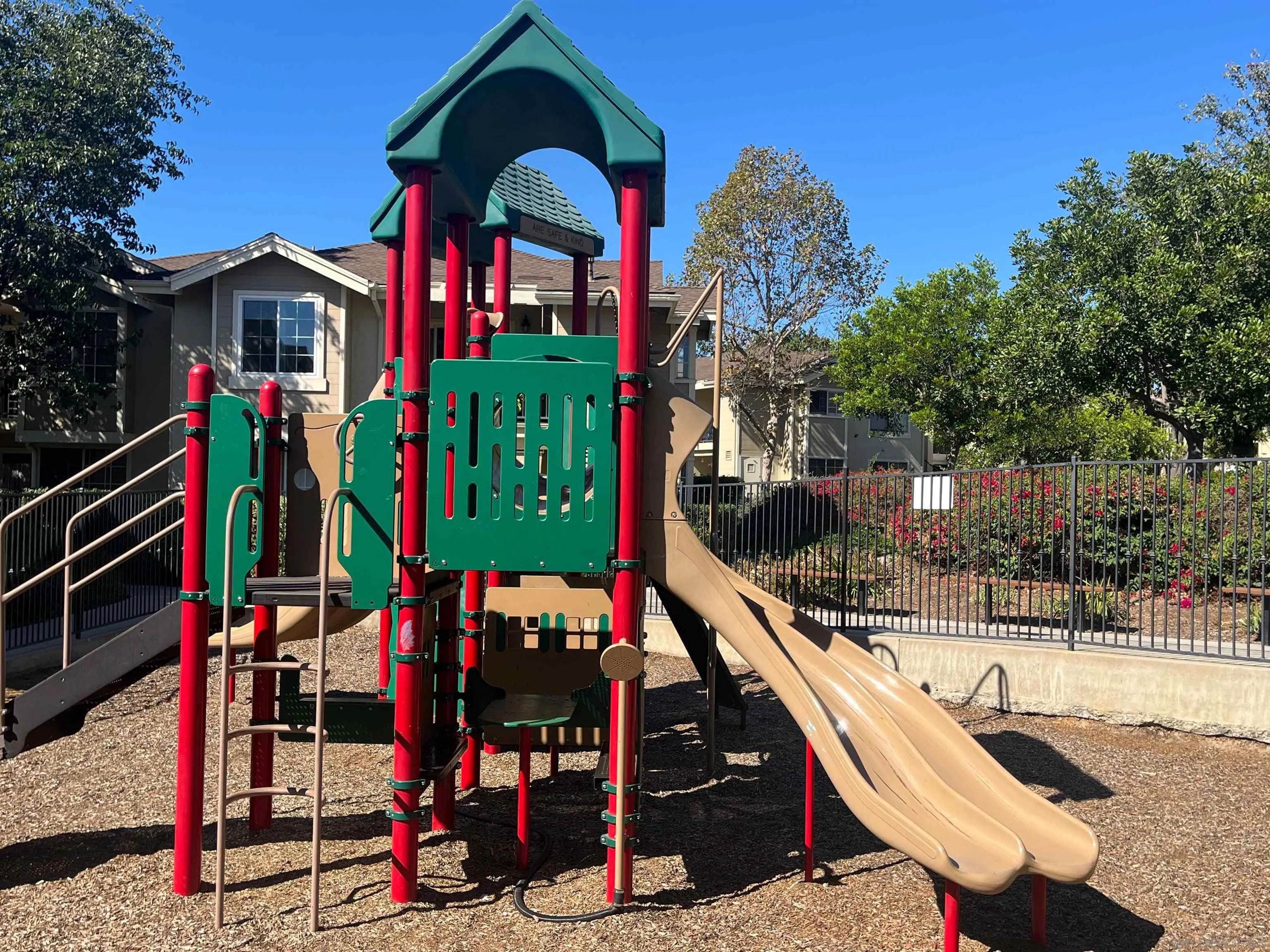 https://cdn.realtyfeed.com/cdn/127/260023077/4fbc50744b3e4e3e7dc78bf745185b5a.webp
