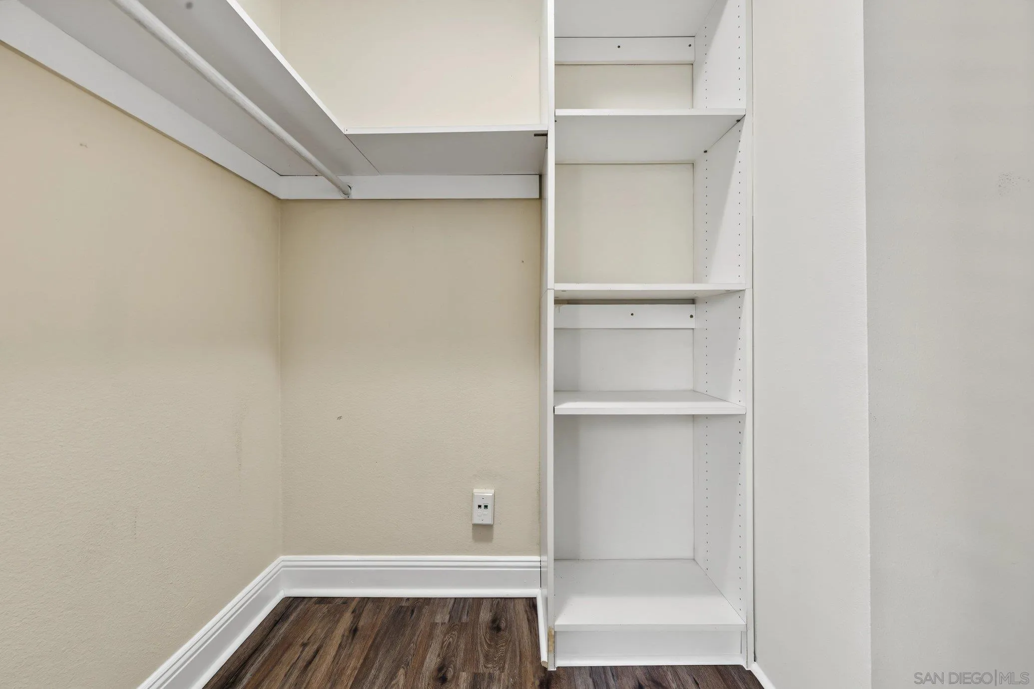 https://cdn.realtyfeed.com/cdn/127/260023077/85e9043fff646bca029b0cab4ac84053.webp
