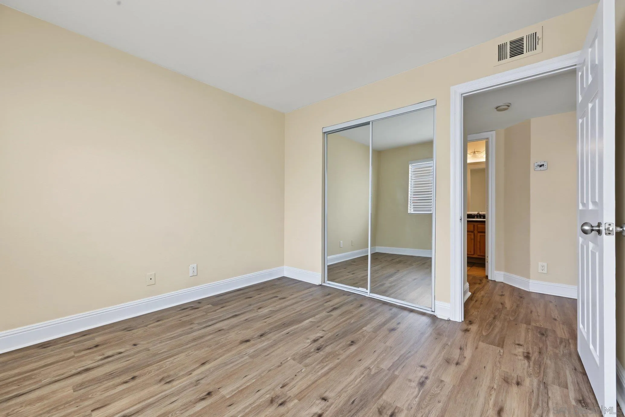 https://cdn.realtyfeed.com/cdn/127/260023077/94bd058291a0a8bbb3ac6e9efaa63978.webp