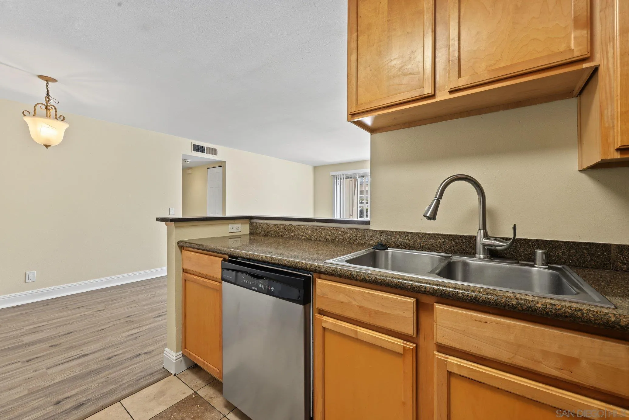 https://cdn.realtyfeed.com/cdn/127/260023077/bcf3ada70da577a0dbd190e4754f6313.webp