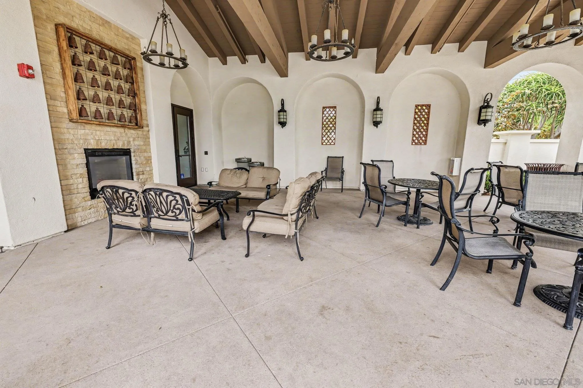 https://cdn.realtyfeed.com/cdn/127/260023078/1168664ea0706fbf678df067af5c34d0.webp