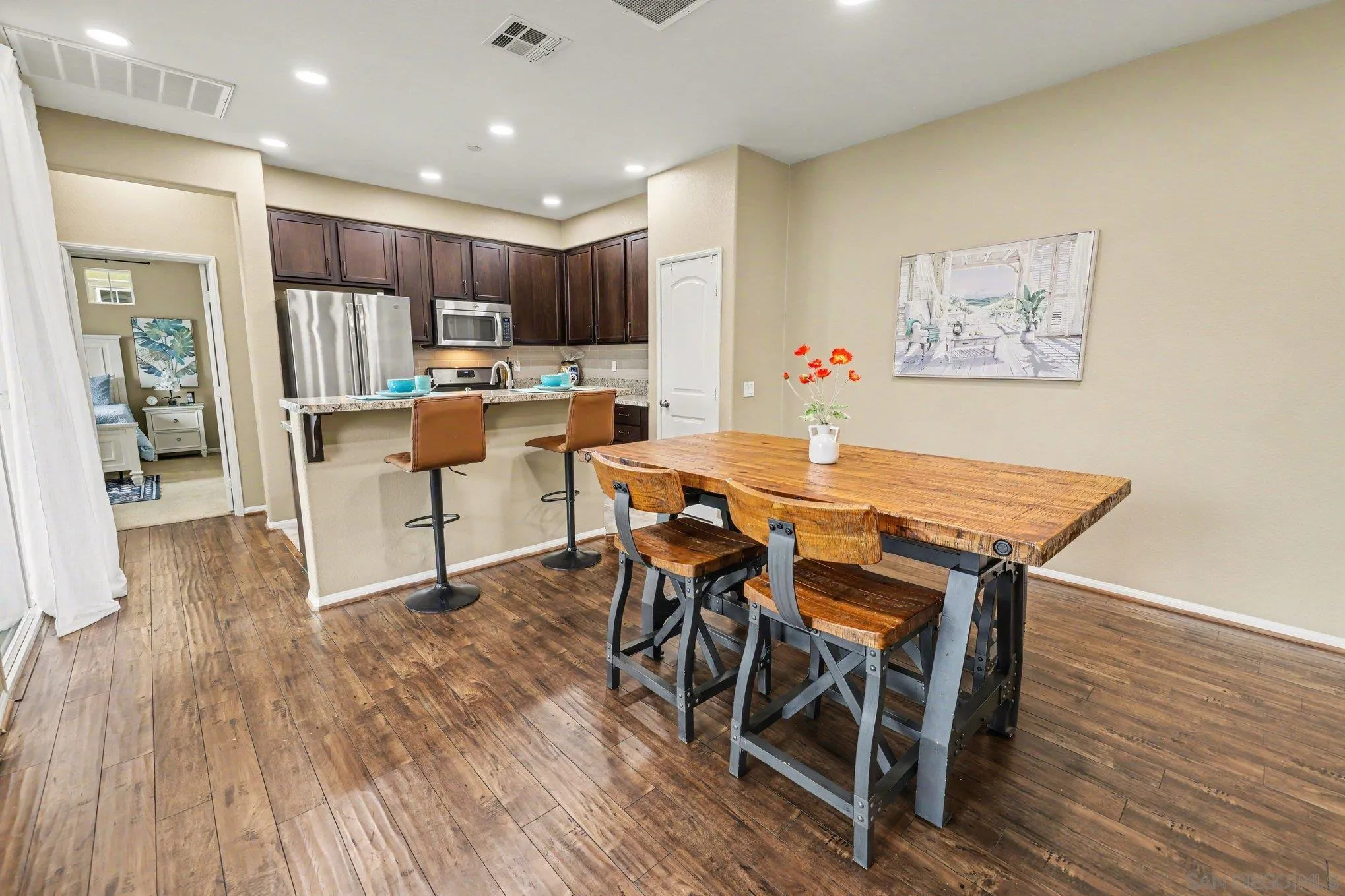 https://cdn.realtyfeed.com/cdn/127/260023078/fb7410c5bf34cce161b9273266fc5112.webp