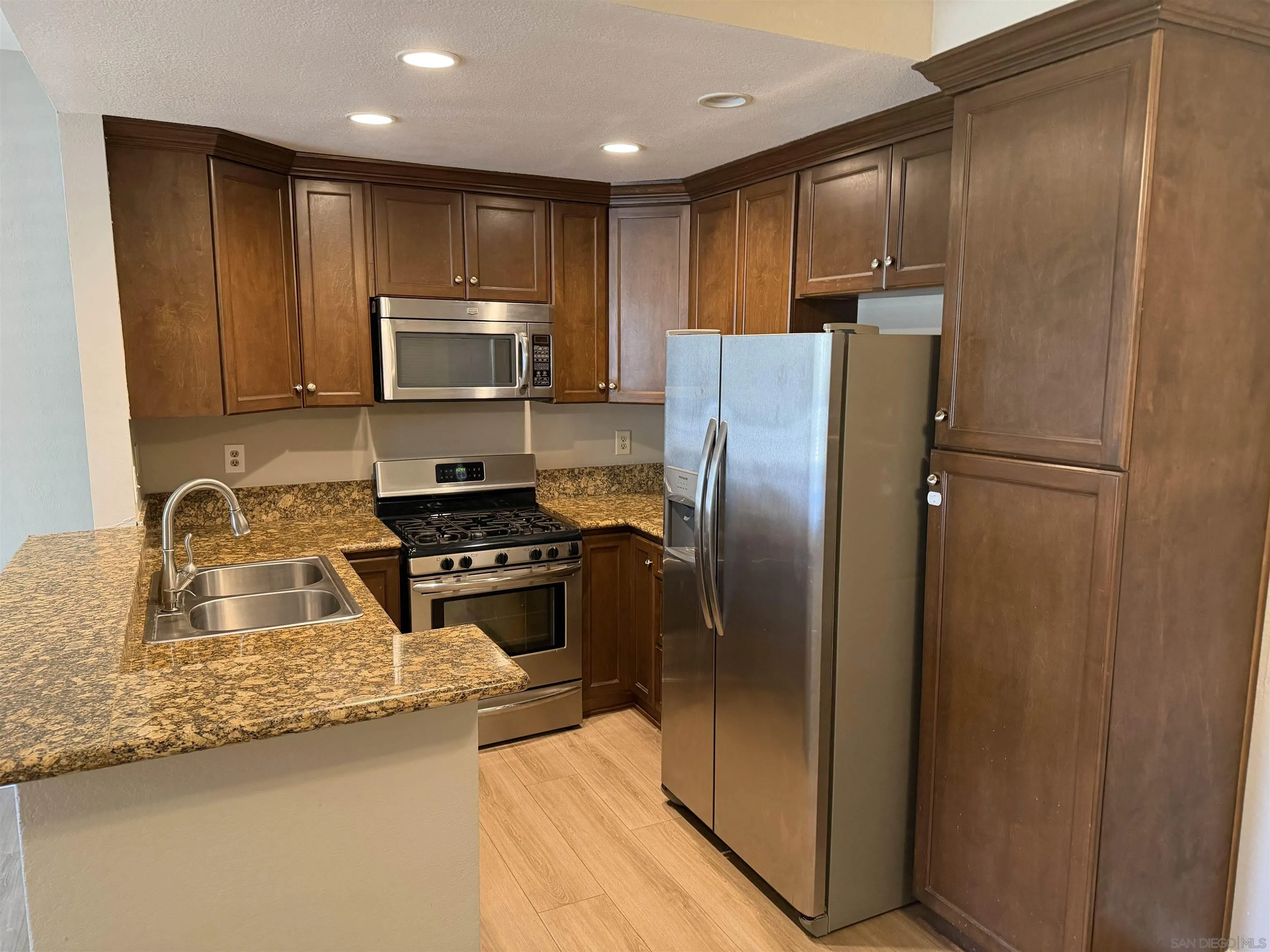 https://cdn.realtyfeed.com/cdn/127/260023079/3cb81bc64ab0cde9f994b4ccb9b78c0e.webp