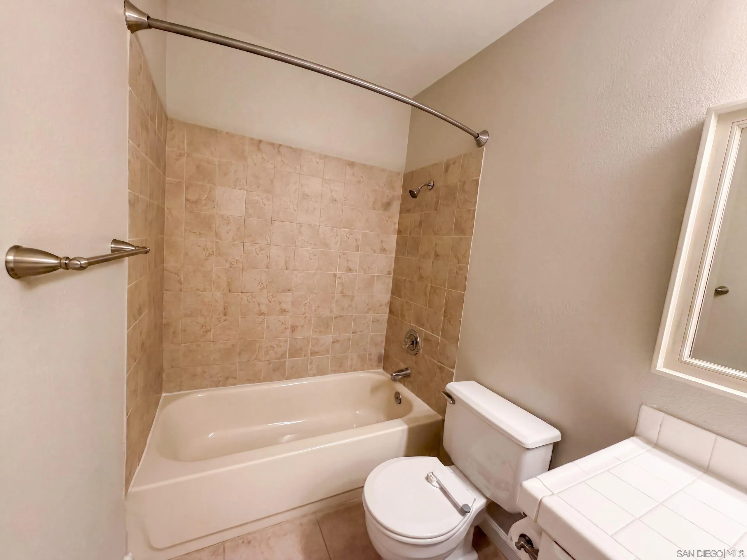 https://cdn.realtyfeed.com/cdn/127/260023079/966e996b1e65cdaf1f0e4af8e2645558.webp