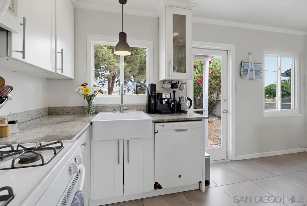 https://cdn.realtyfeed.com/cdn/127/260023080/0b245606562faf7280669d7d0aa617d0.webp