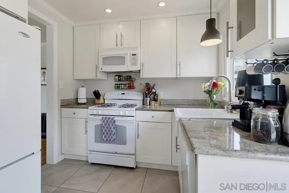 https://cdn.realtyfeed.com/cdn/127/260023080/e0667321f50048e9d664316168873d96.webp