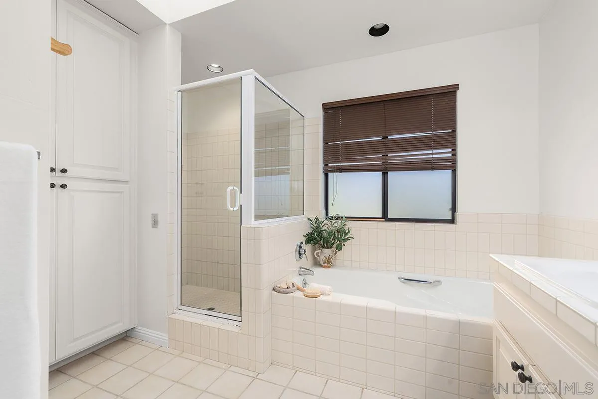 https://cdn.realtyfeed.com/cdn/127/260023083/07e1d27ed9e2e68fc524f72596cde2aa.webp