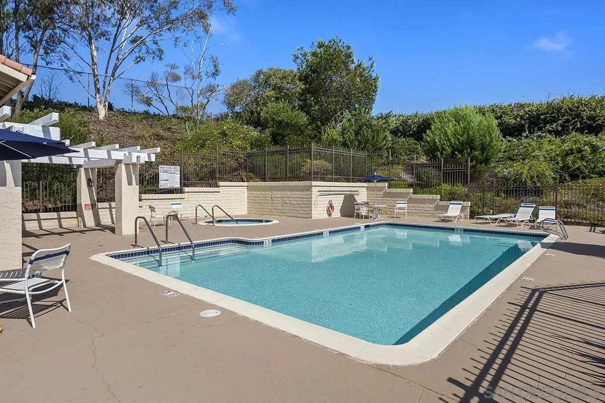 https://cdn.realtyfeed.com/cdn/127/260023083/10e4d9df7b1339aa05432be834212cf3.webp