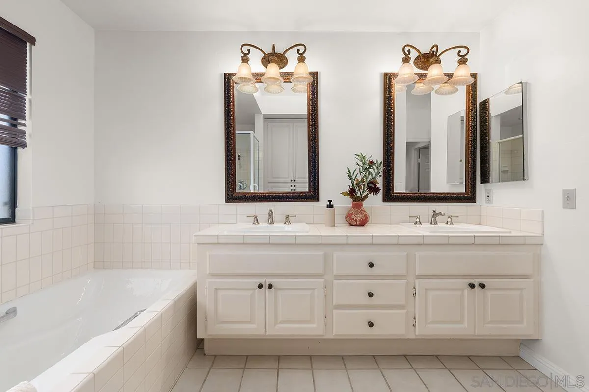 https://cdn.realtyfeed.com/cdn/127/260023083/208c0cb5c2546126394066b52a57fd15.webp