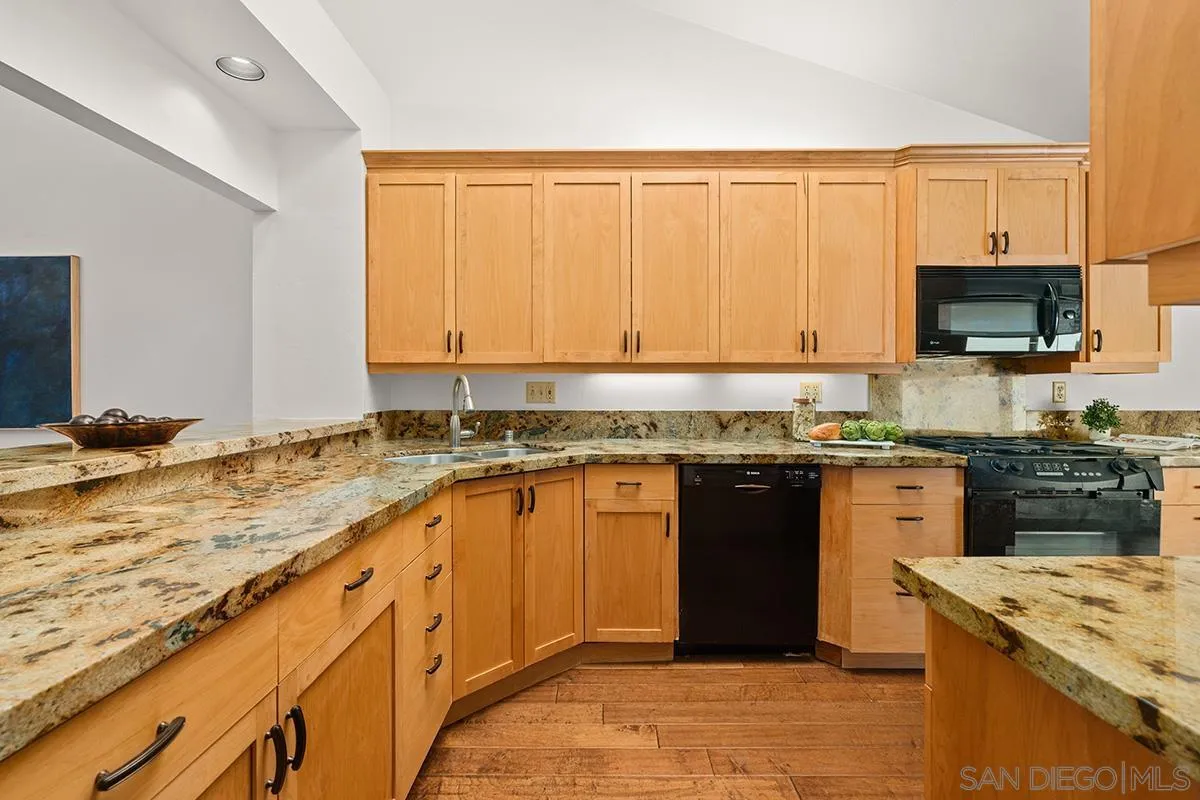 https://cdn.realtyfeed.com/cdn/127/260023083/2ebcfb4bfb76c6beceab81fb030cd952.webp