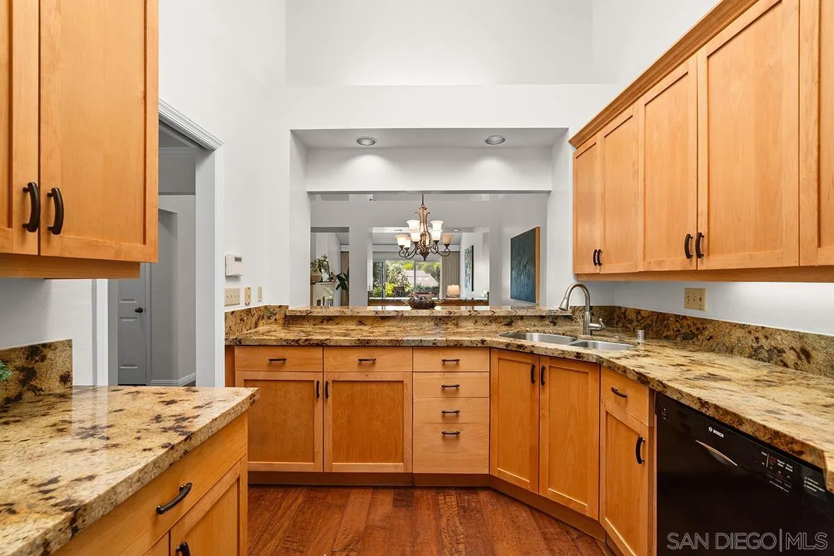 https://cdn.realtyfeed.com/cdn/127/260023083/bf964325053c31136f07abbfa6bb2c7d.webp