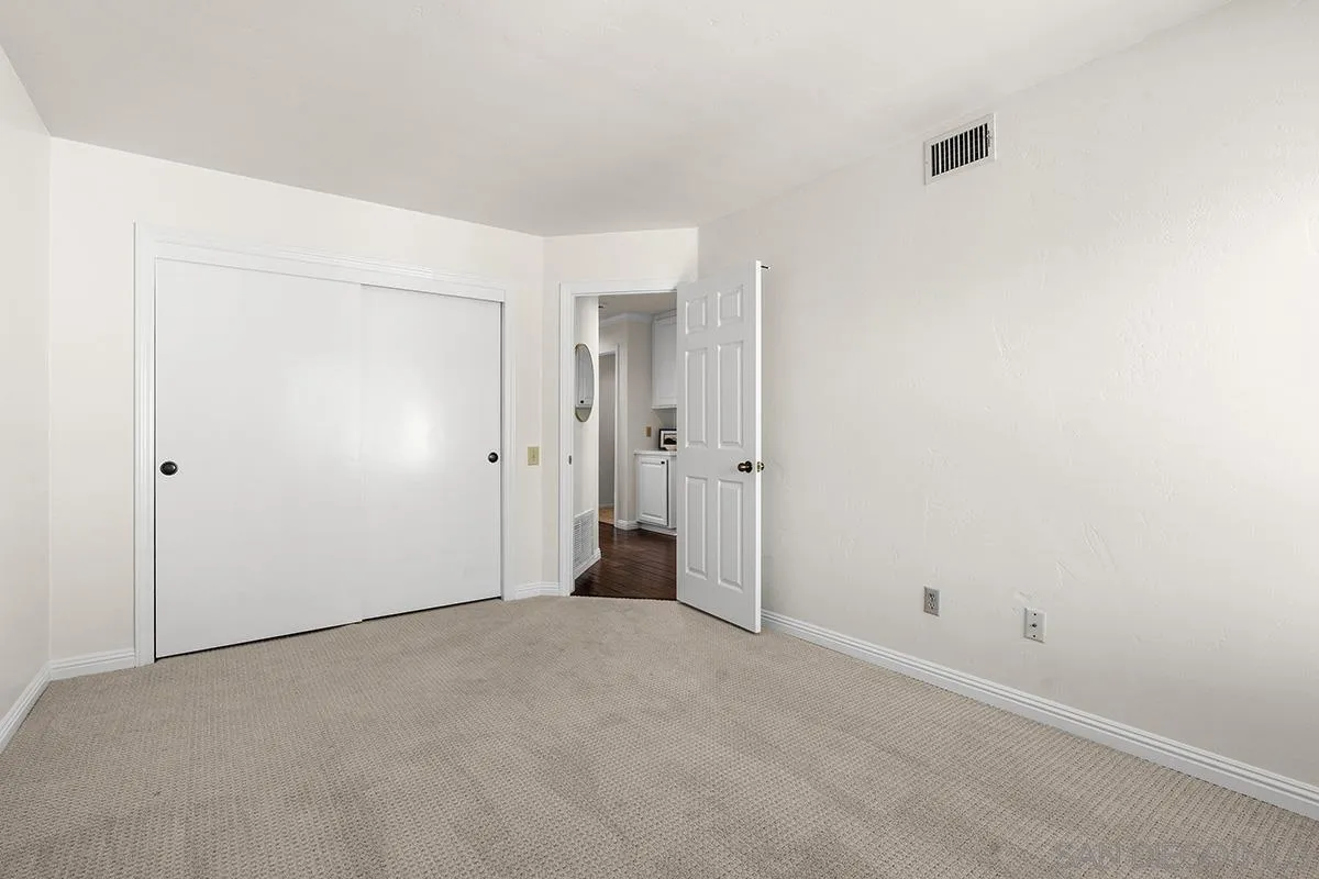 https://cdn.realtyfeed.com/cdn/127/260023083/da5f04ace14412c3e49d23f3ee11d217.webp