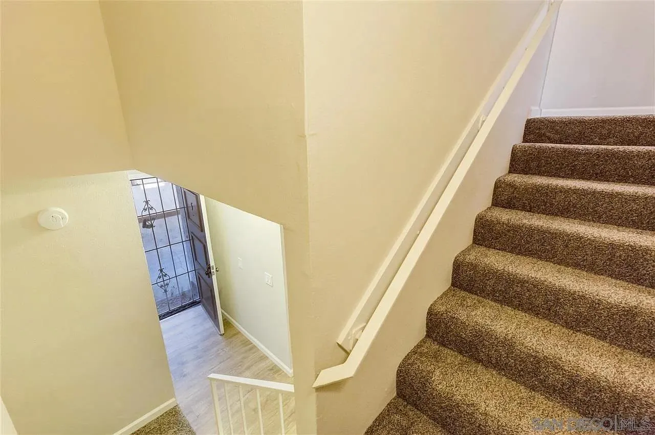 https://cdn.realtyfeed.com/cdn/127/260023084/18a8181784e8a7b49c21853b36e12dc5.webp