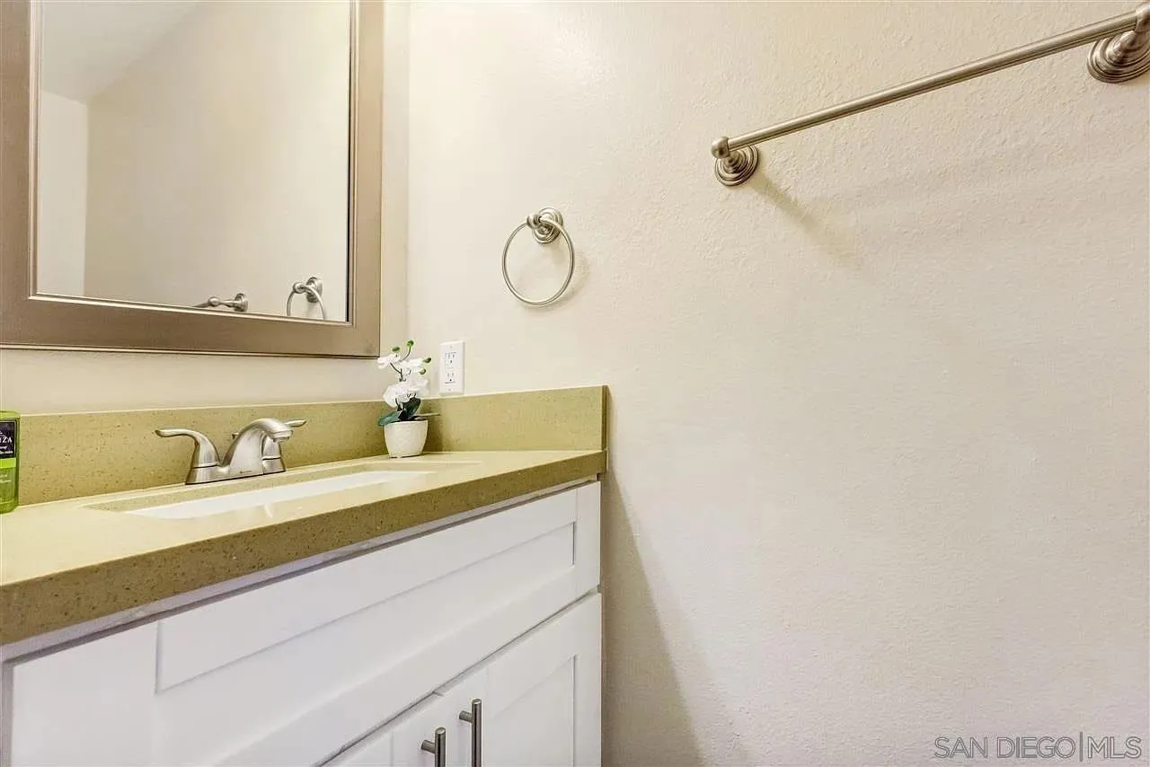 https://cdn.realtyfeed.com/cdn/127/260023084/8e9b0c751624ebe52fa746615a1bb598.webp