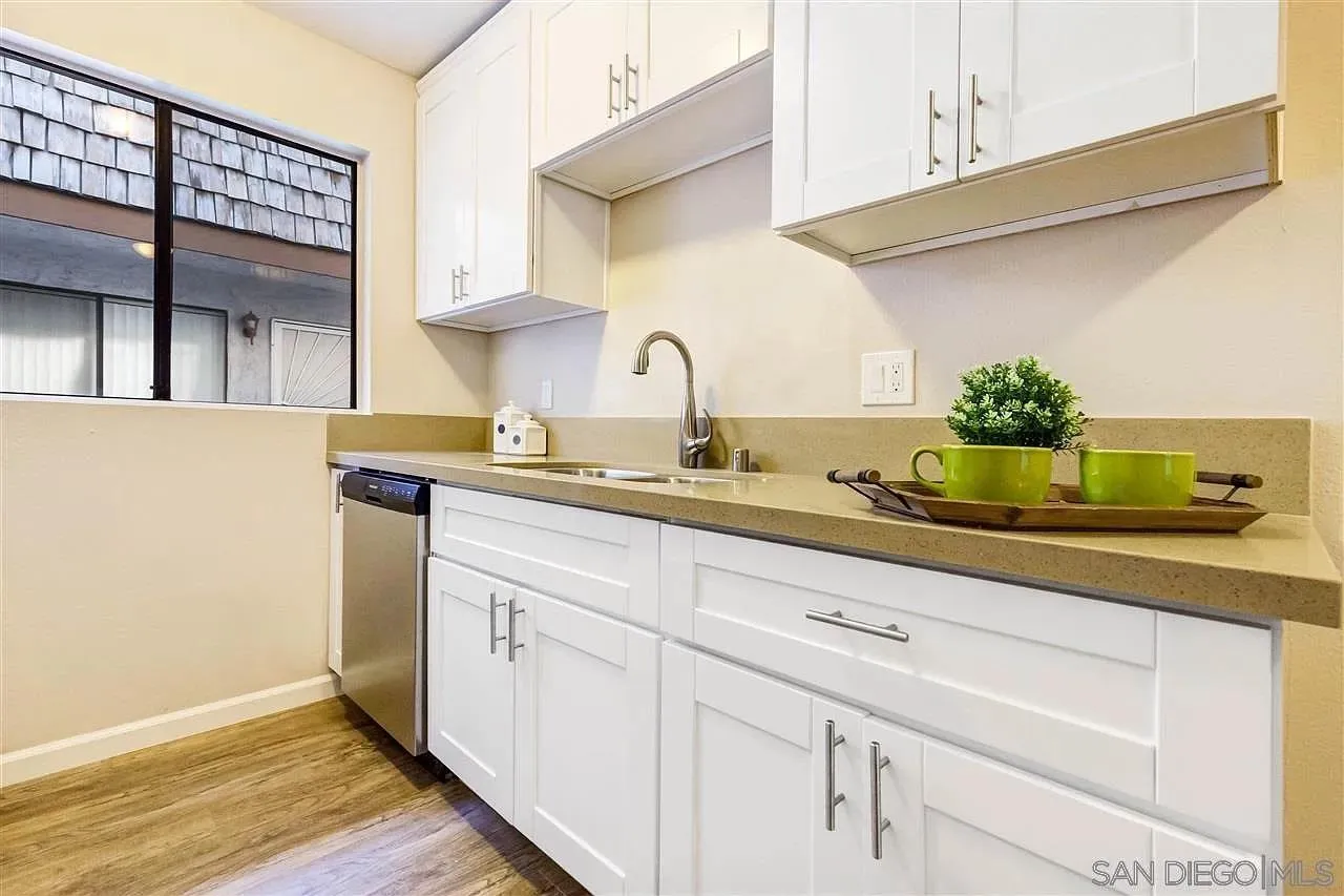 https://cdn.realtyfeed.com/cdn/127/260023084/f0eb372f92b671a24dff5fc24ac5821c.webp