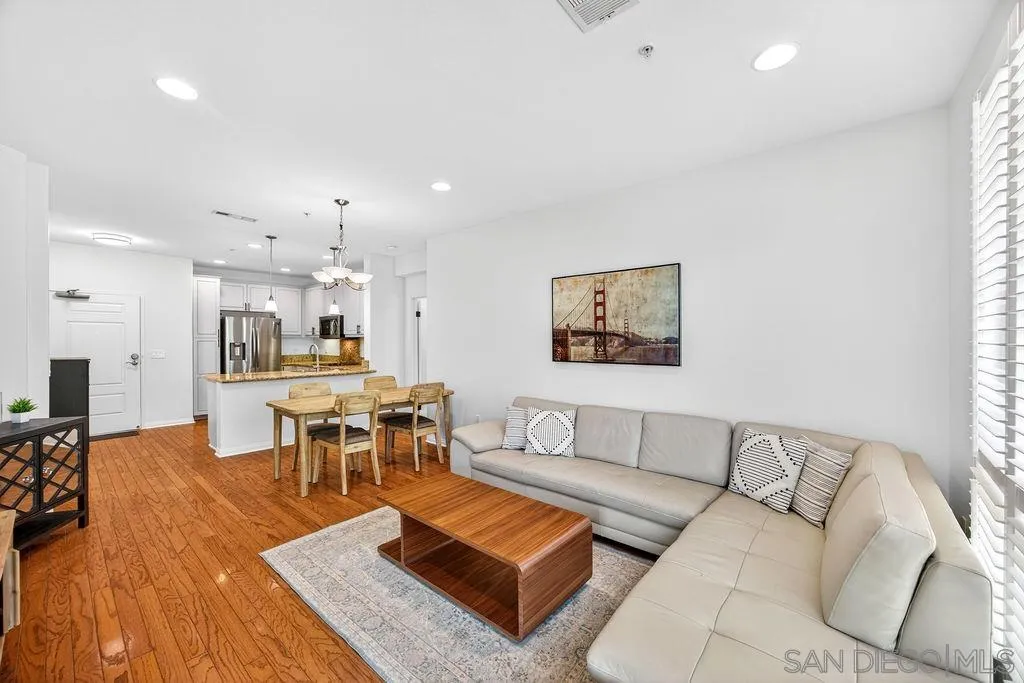 https://cdn.realtyfeed.com/cdn/127/260023087/5fb74778d93cec50fc732fc8462398c8.webp