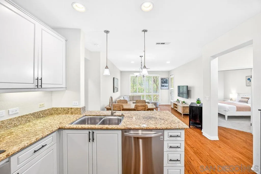 https://cdn.realtyfeed.com/cdn/127/260023087/9c147581d0bd8b6c81a5168ec24c4dd1.webp