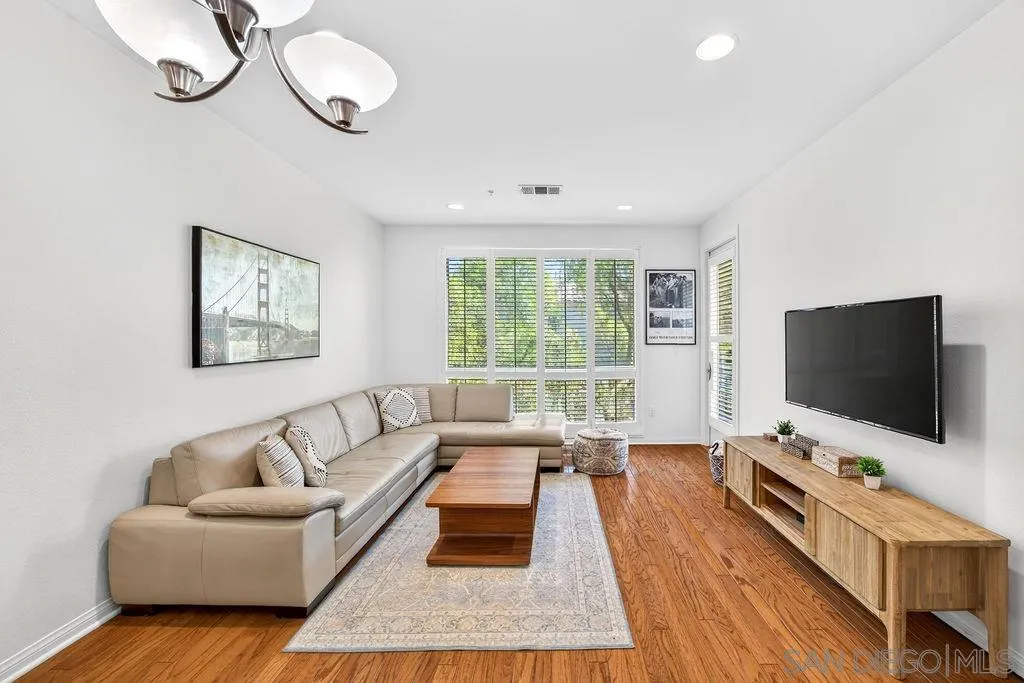 https://cdn.realtyfeed.com/cdn/127/260023087/cc4af55ffd9ca3e7b37d9e6e2088925b.webp